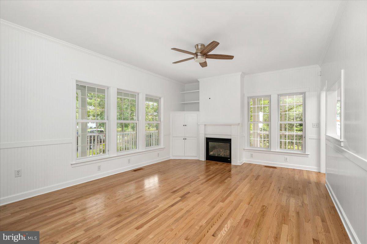 WALNUT HILL - Residential