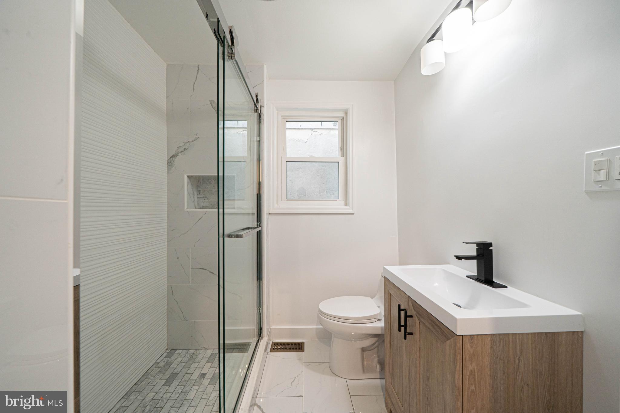 DICKINSON NARROWS - Residential