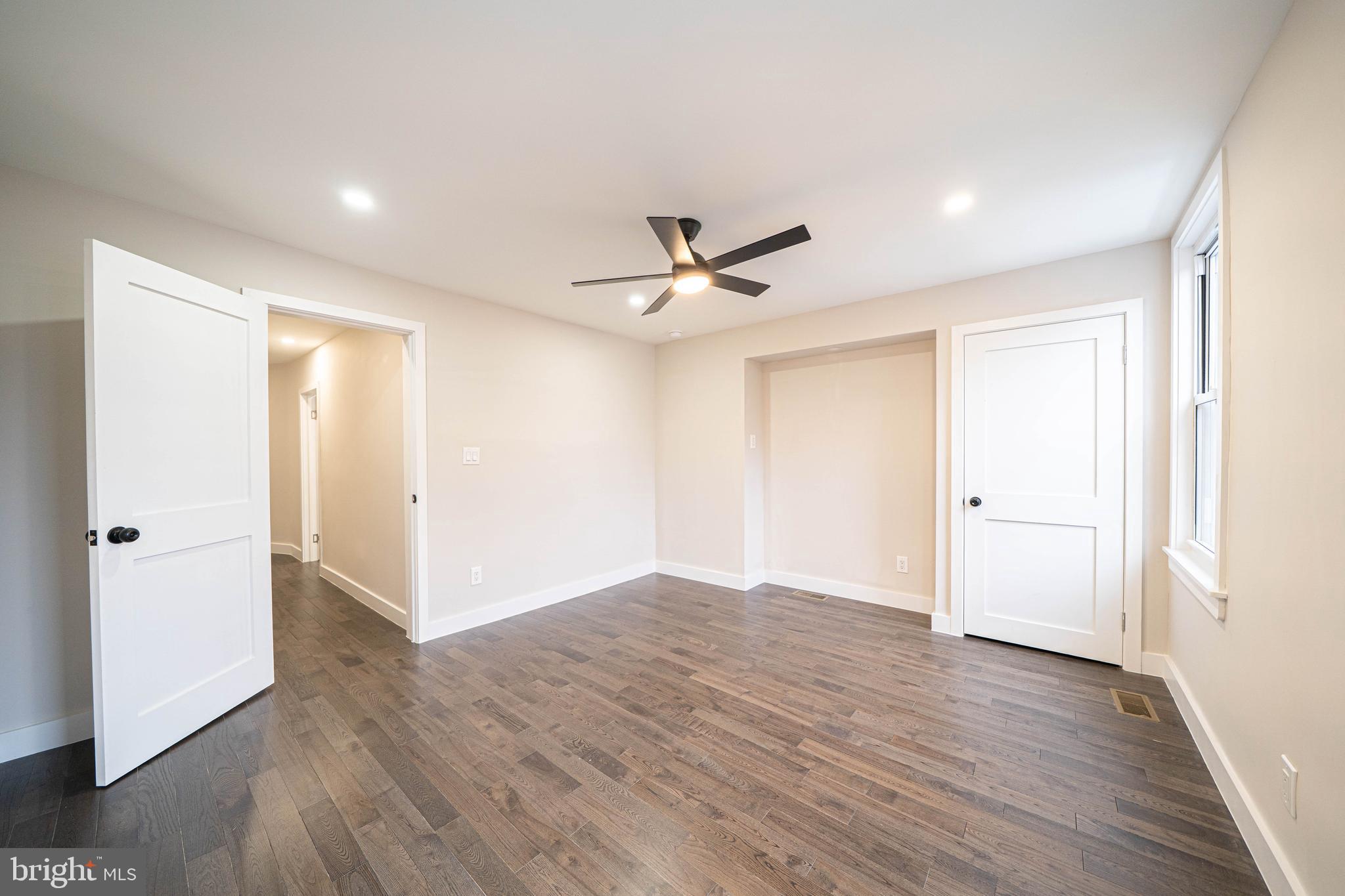 DICKINSON NARROWS - Residential