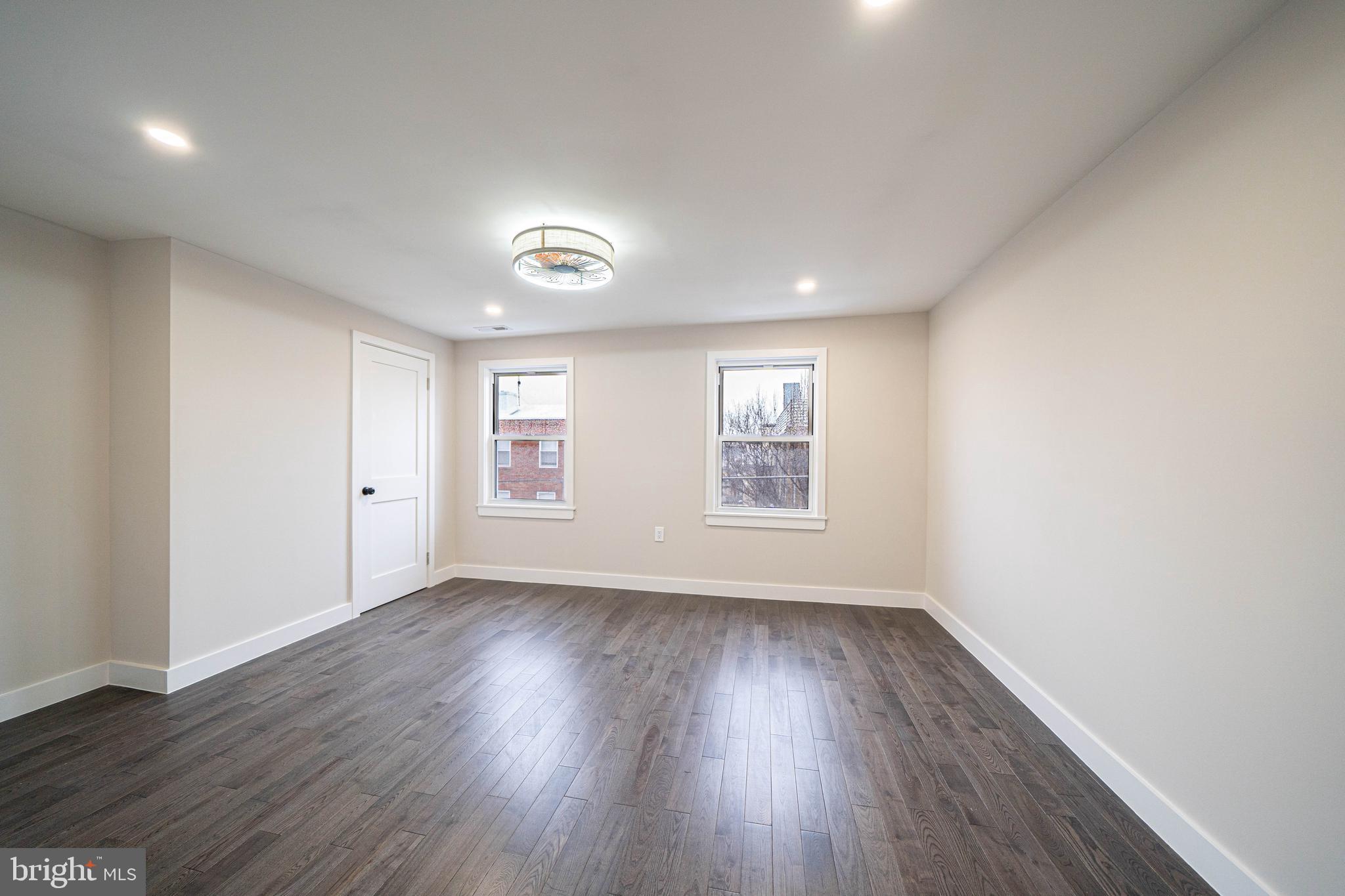 DICKINSON NARROWS - Residential