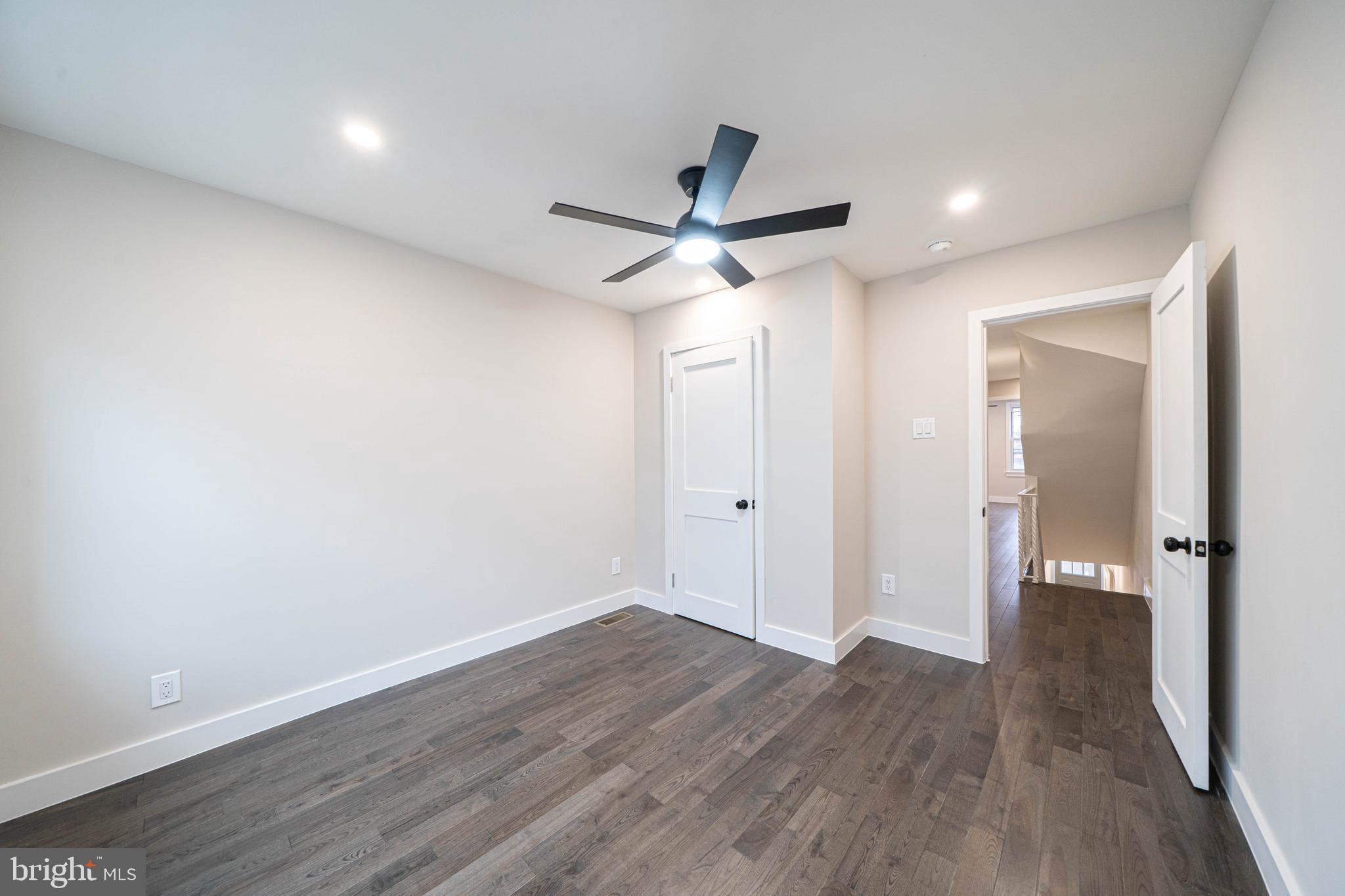 DICKINSON NARROWS - Residential