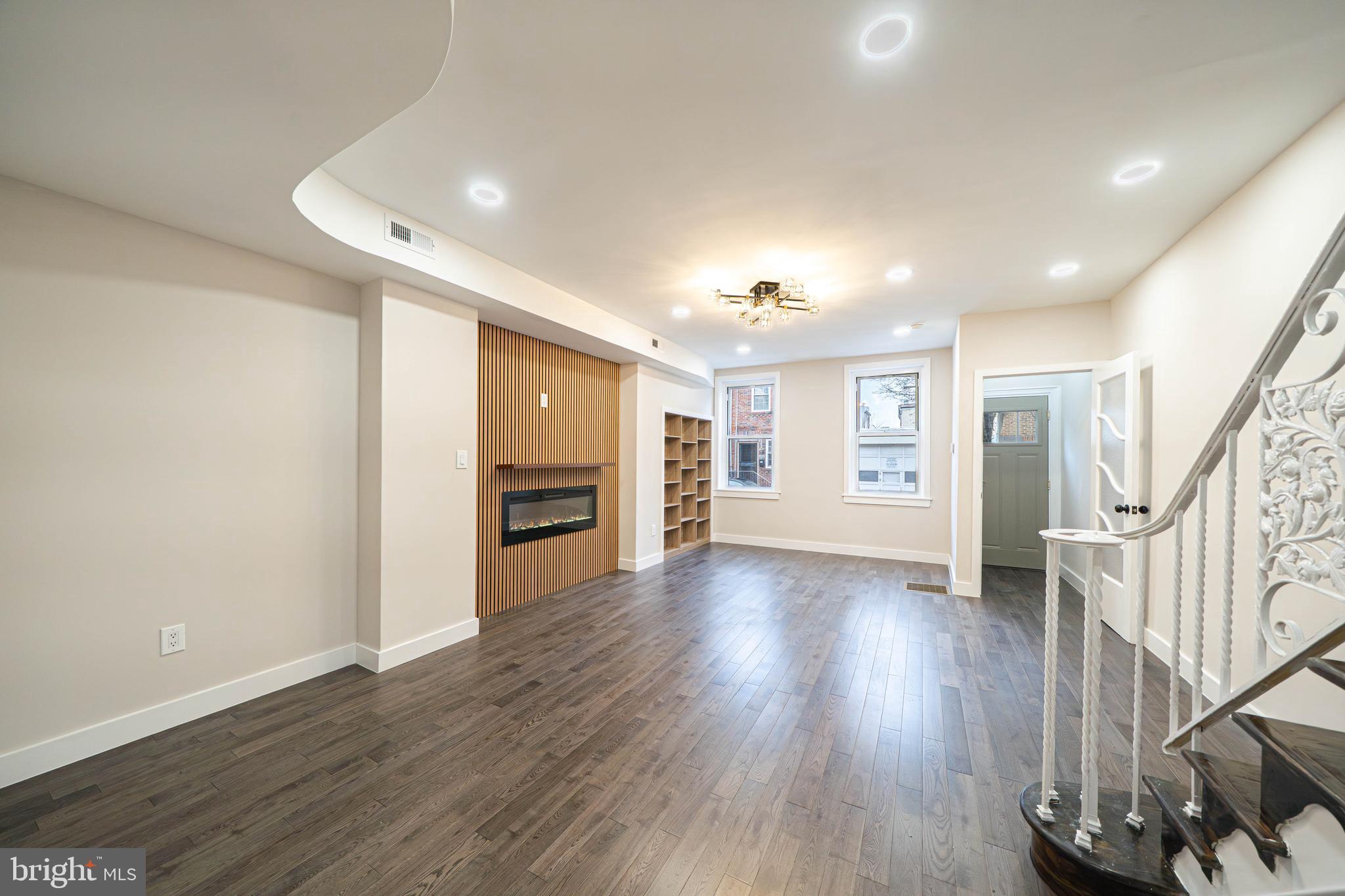 DICKINSON NARROWS - Residential