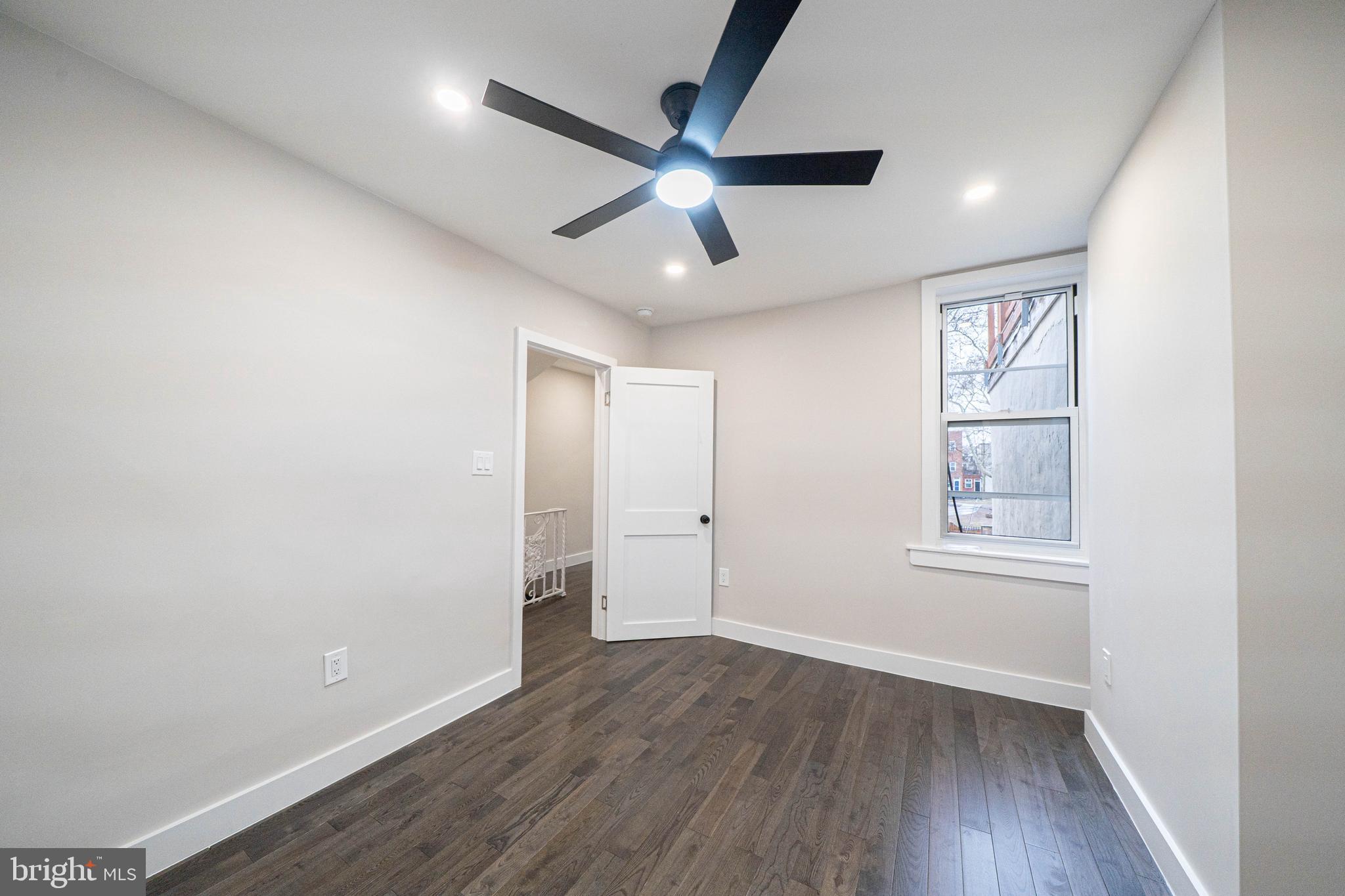 DICKINSON NARROWS - Residential