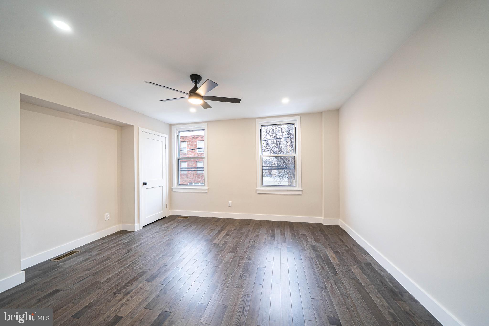 DICKINSON NARROWS - Residential