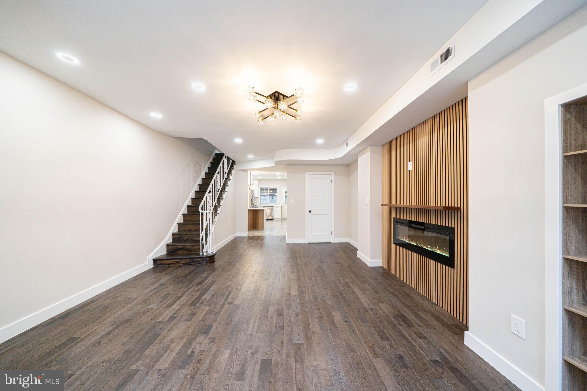 DICKINSON NARROWS - Residential