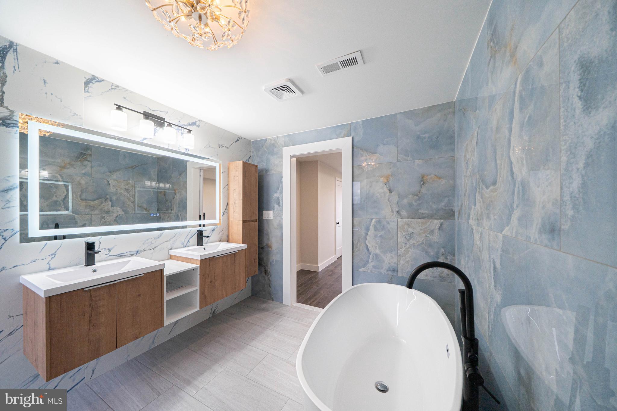 DICKINSON NARROWS - Residential