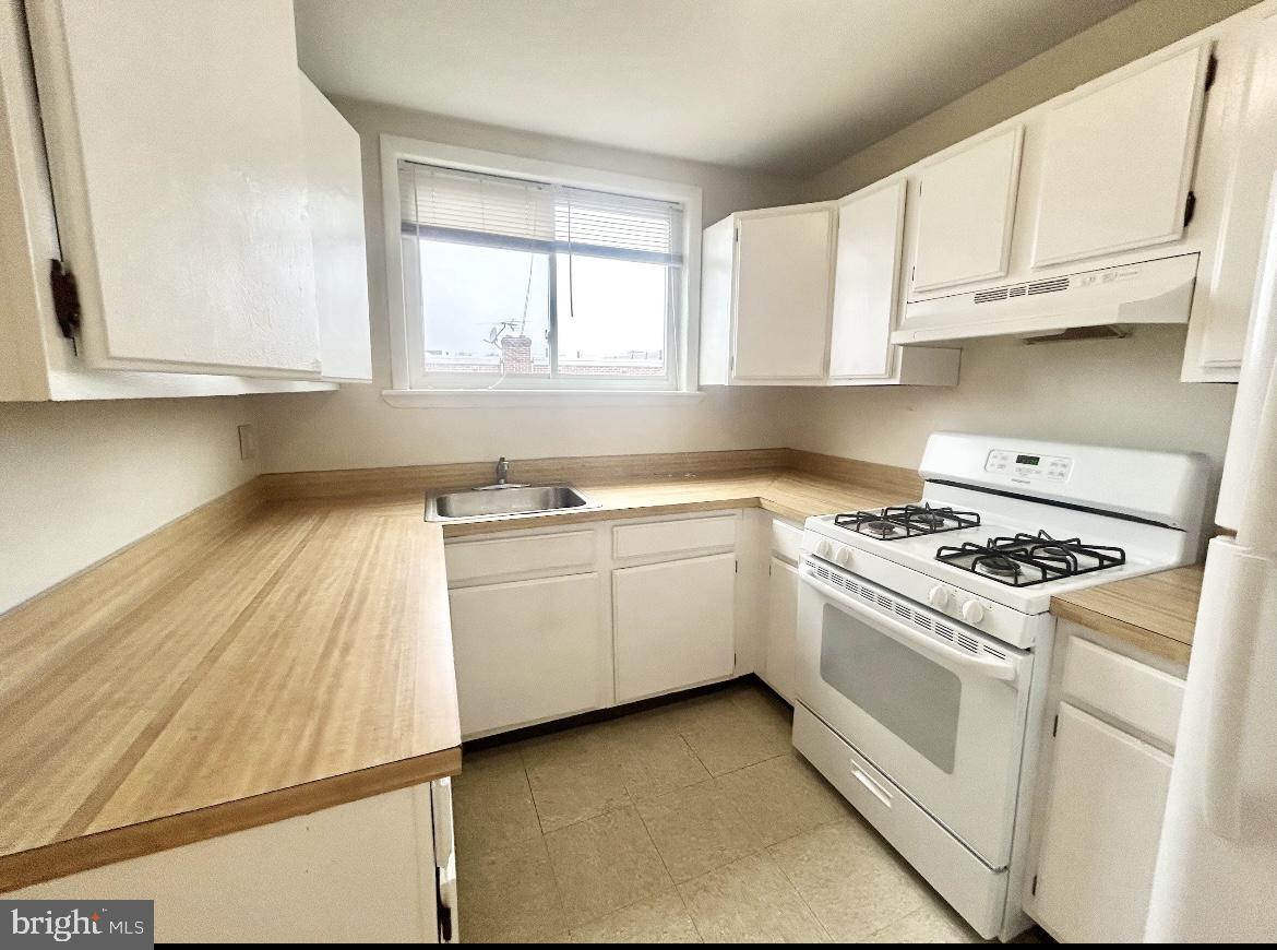 OVERBROOK - Residential Lease