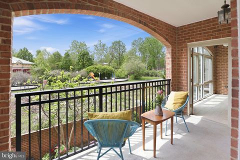 Photo of 6924 Fairfax Drive #230, ARLINGTON, VA 22213 (MLS # VAAR2072172)