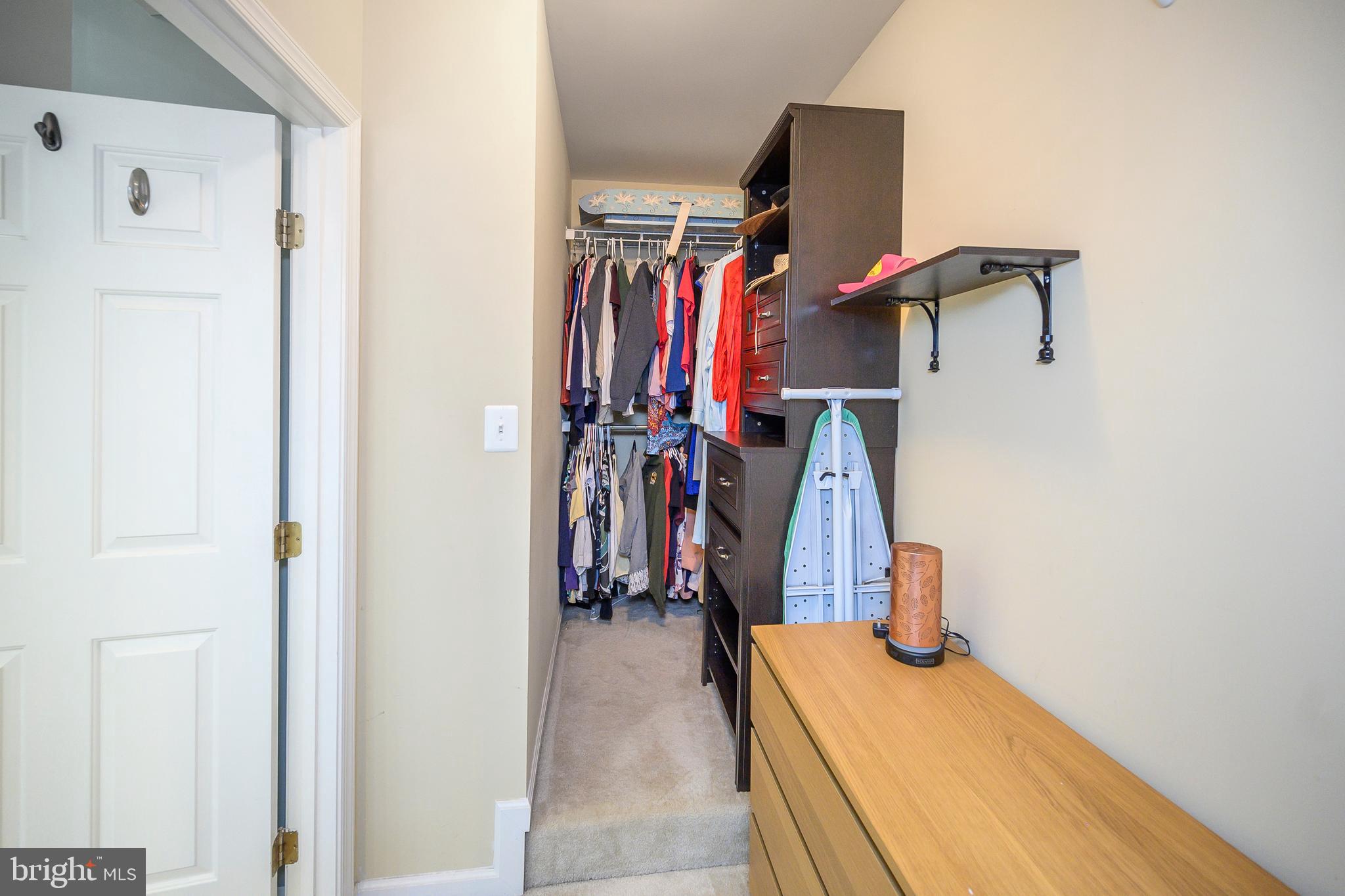 SHELTONS RUN - Residential