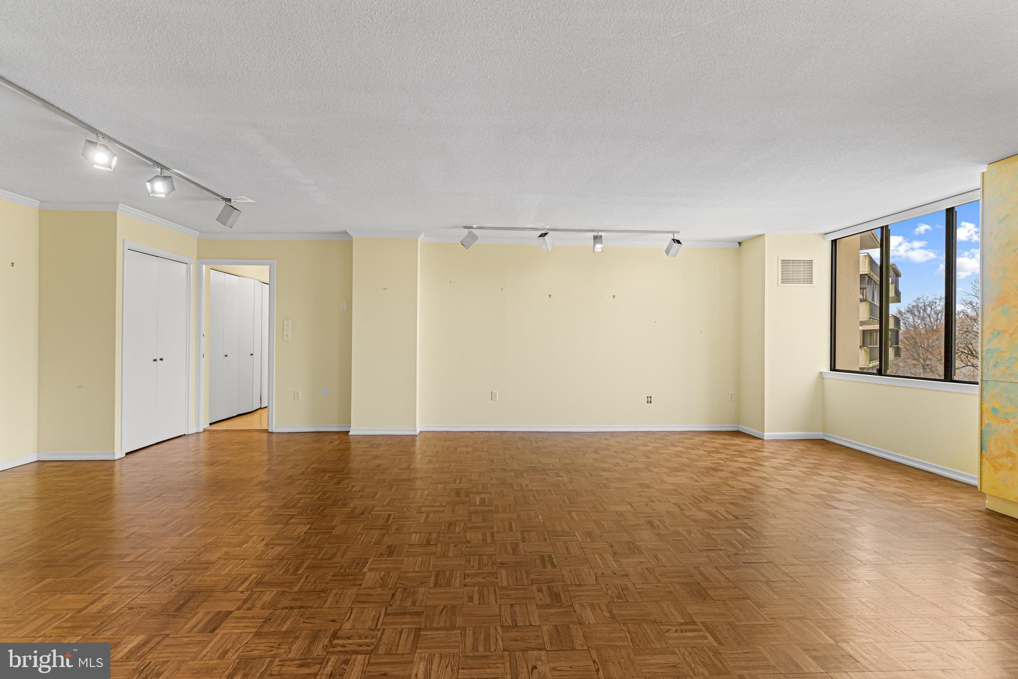 ELKINS PARK - Residential