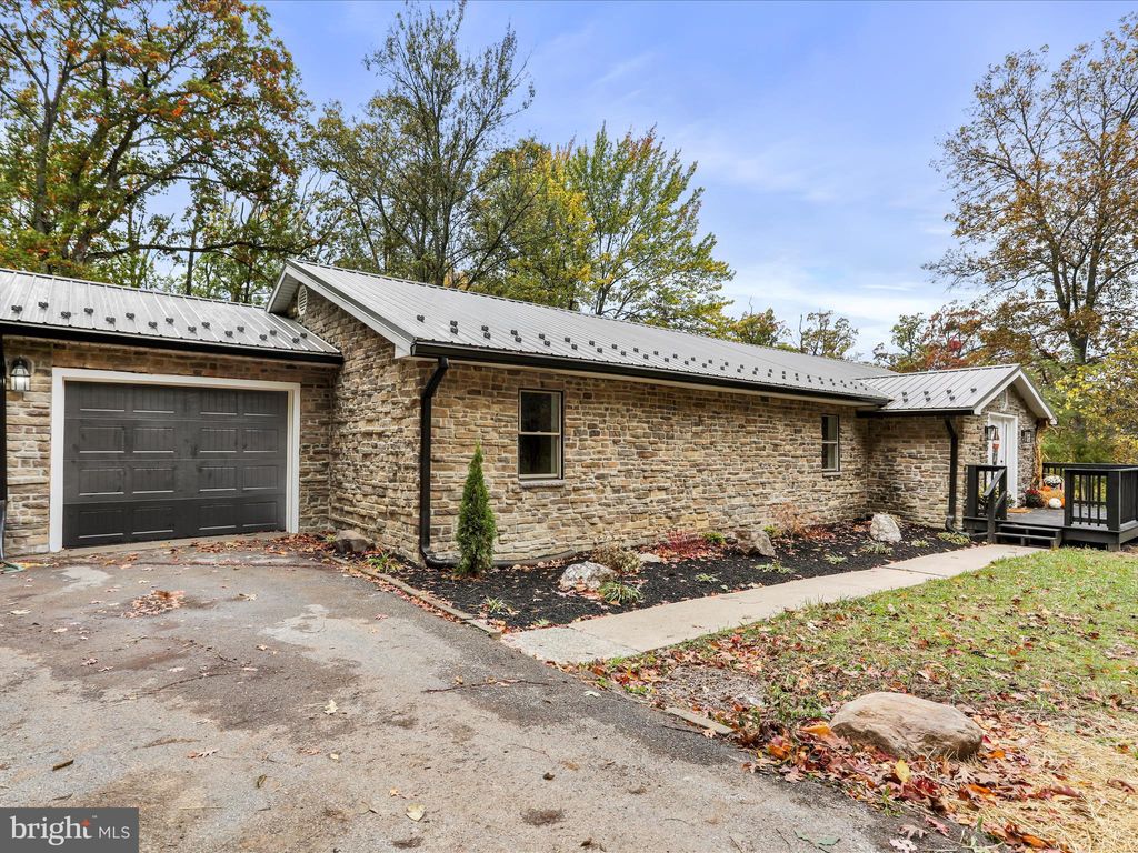 Photo of 21851 White Oak Road, HAGERSTOWN, MD 21740 (MLS # MDWA2032270)
