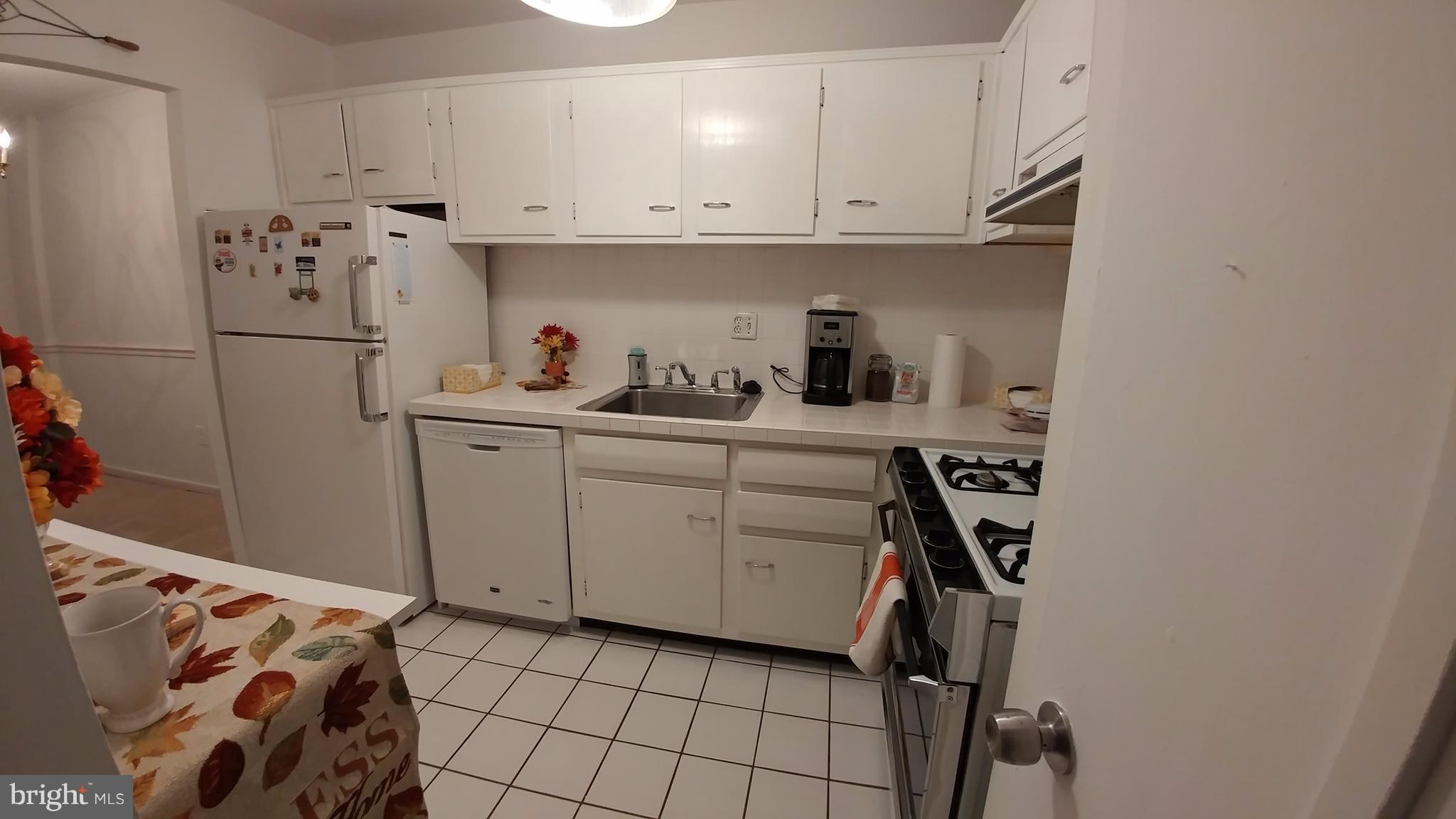 MOSBY WOODS GARDEN - Residential