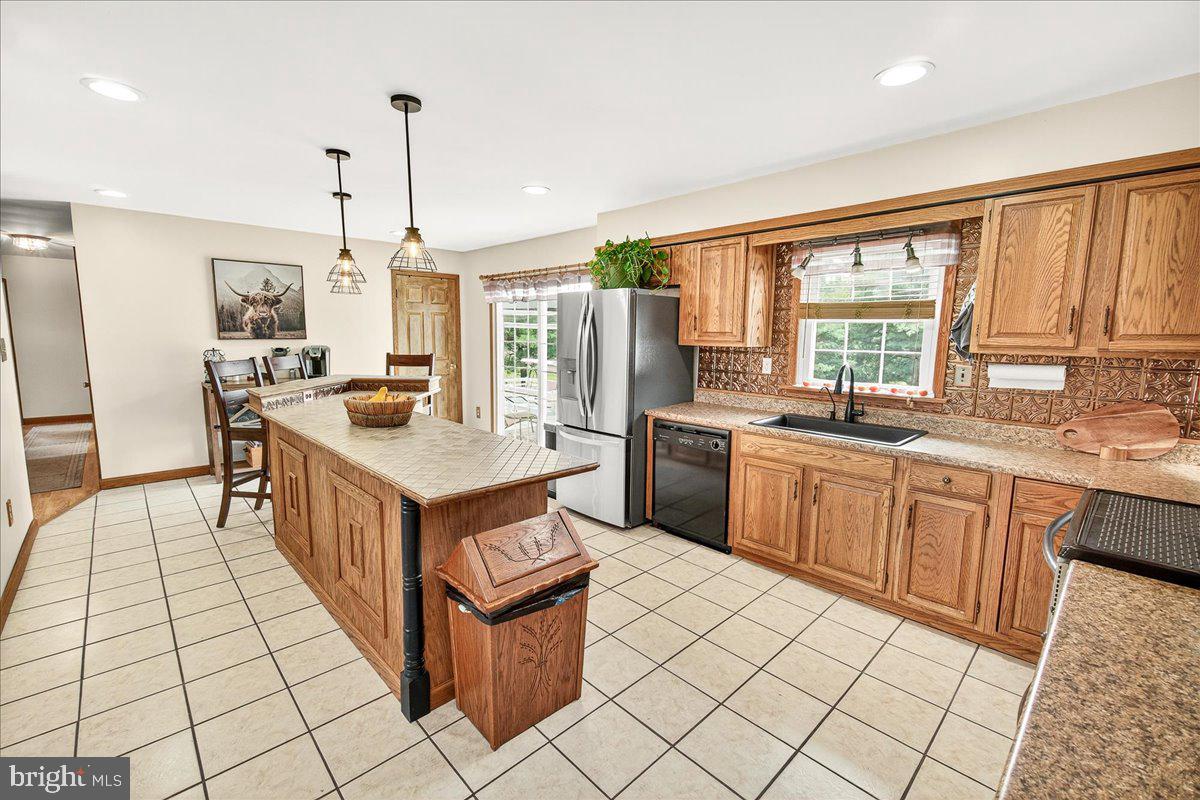 14846 WHITE OAK RIDGE