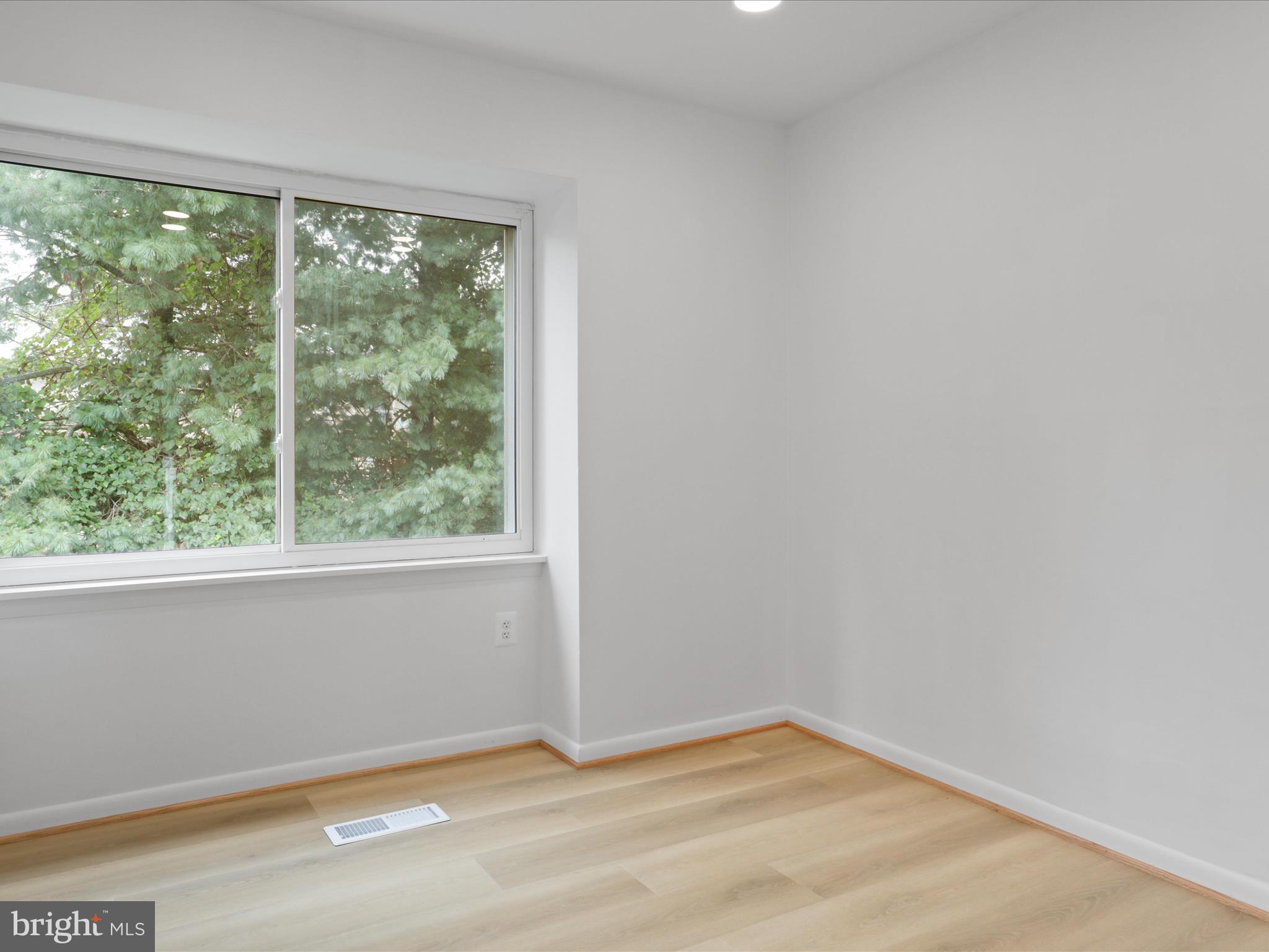 ELYSIAN WOODS - Residential