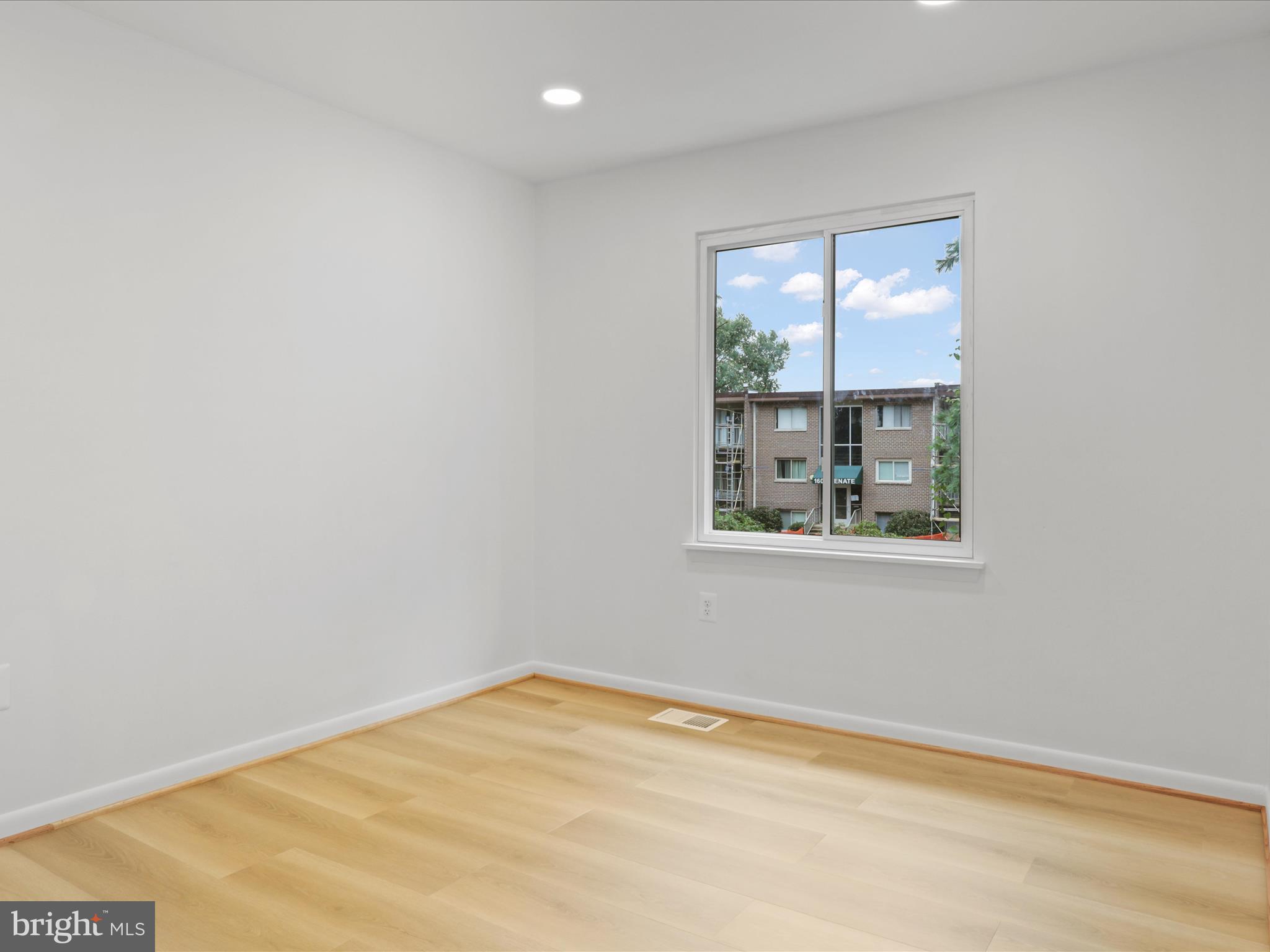 ELYSIAN WOODS - Residential