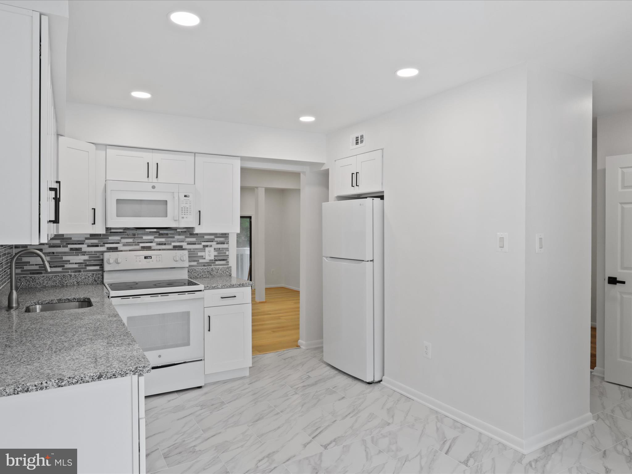 ELYSIAN WOODS - Residential