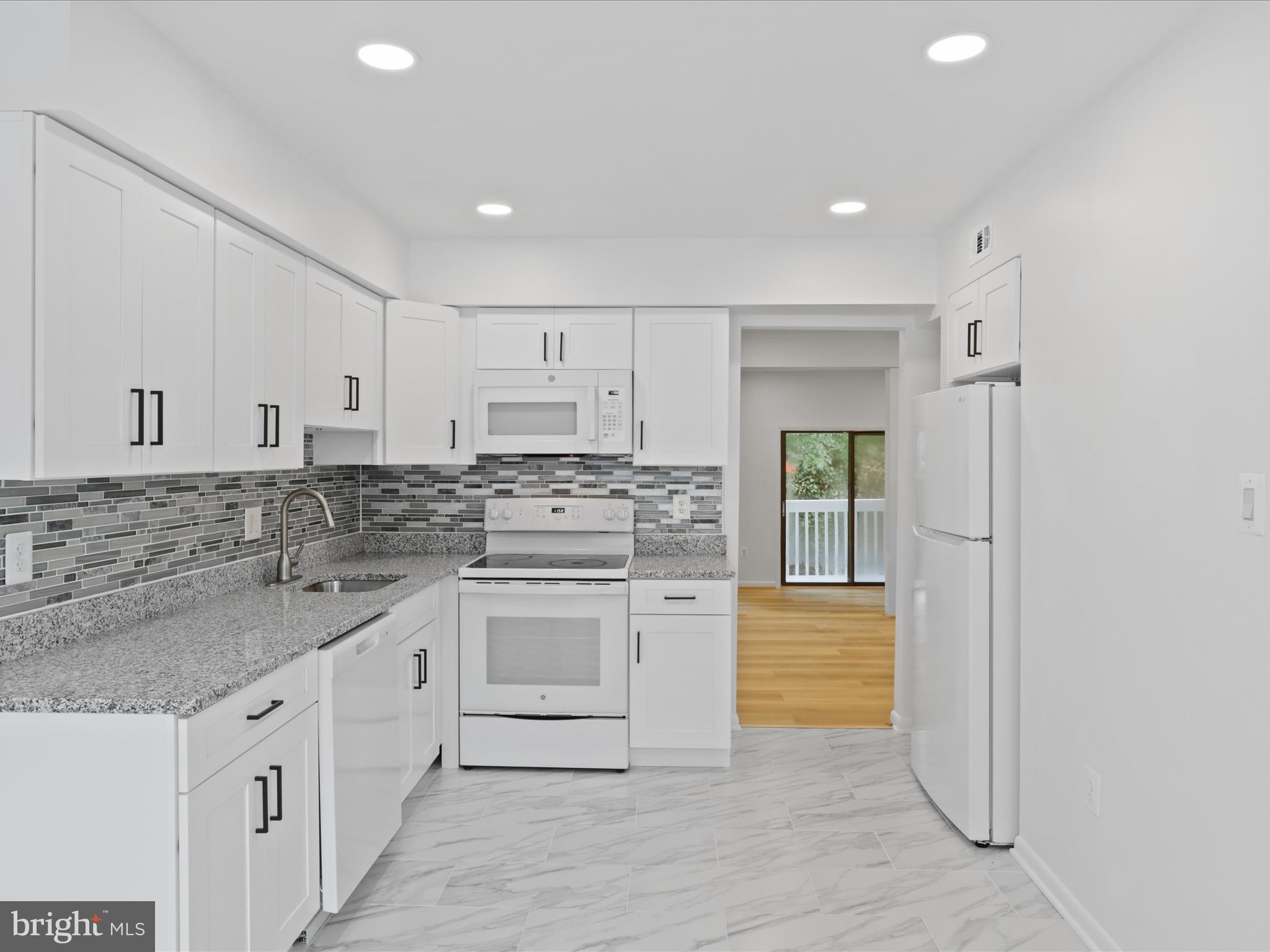 ELYSIAN WOODS - Residential