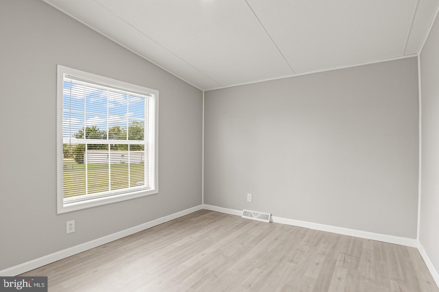 CEDAR MANOR - Residential