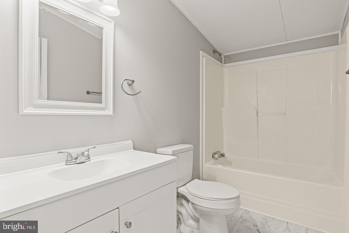 CEDAR MANOR - Residential