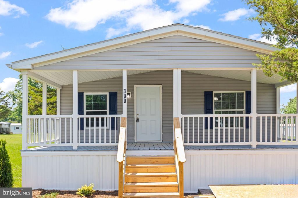 Photo of 300 Dean Street, ELIZABETHTOWN, PA 17022 (MLS # PADA2050552)