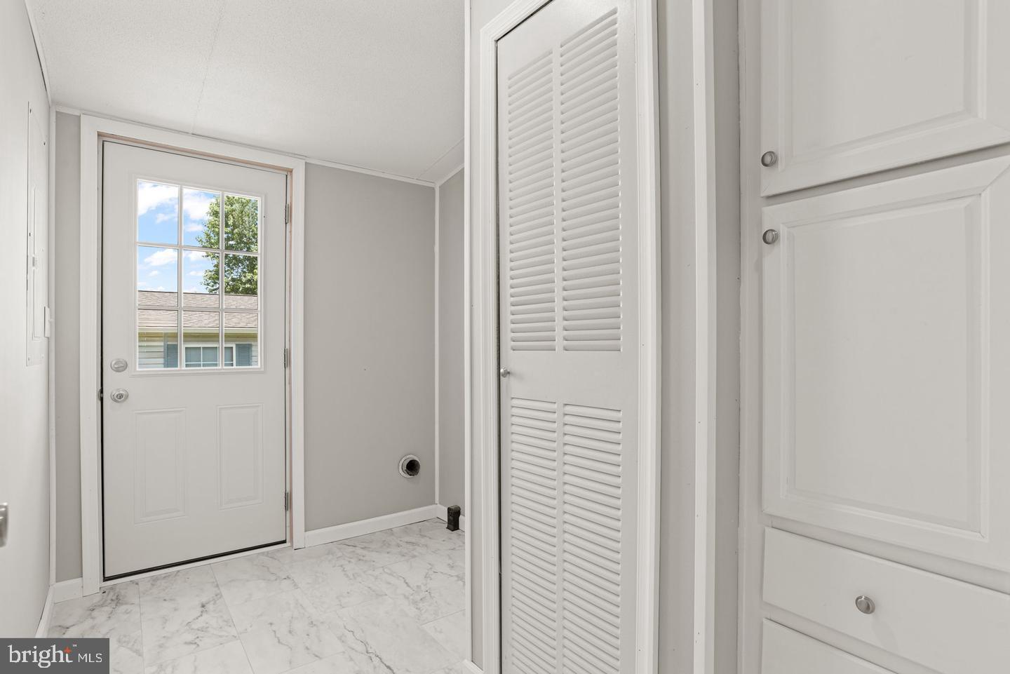 CEDAR MANOR - Residential