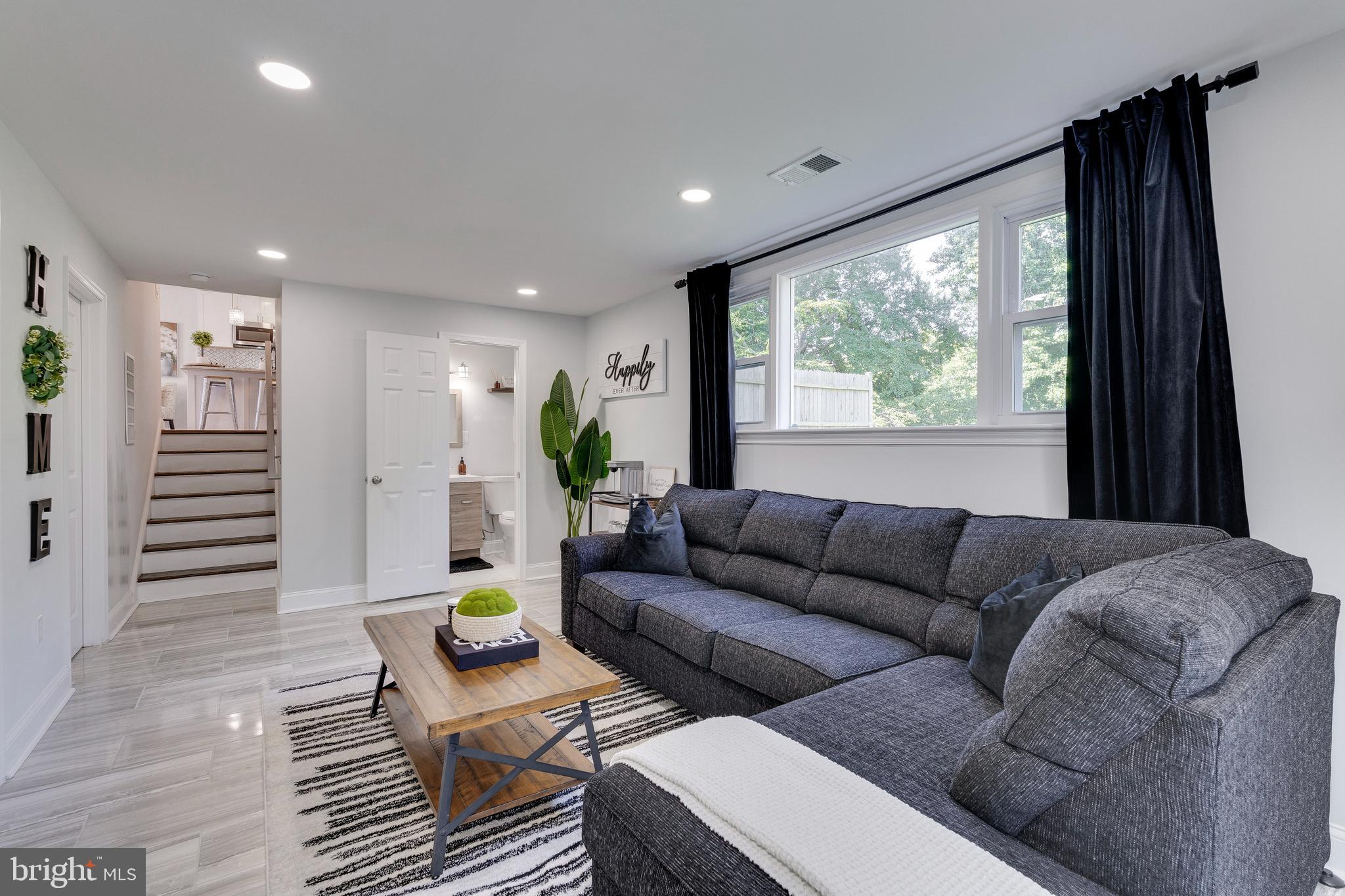 WOODBERRY FOREST - Residential