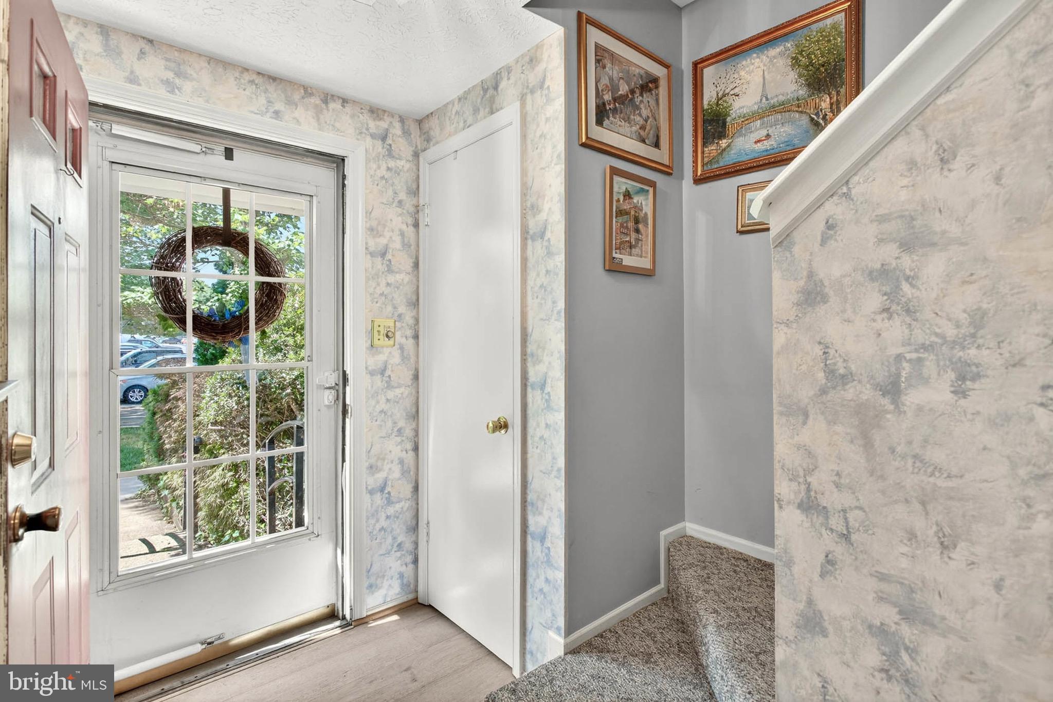 1561 LODGE POLE COURT