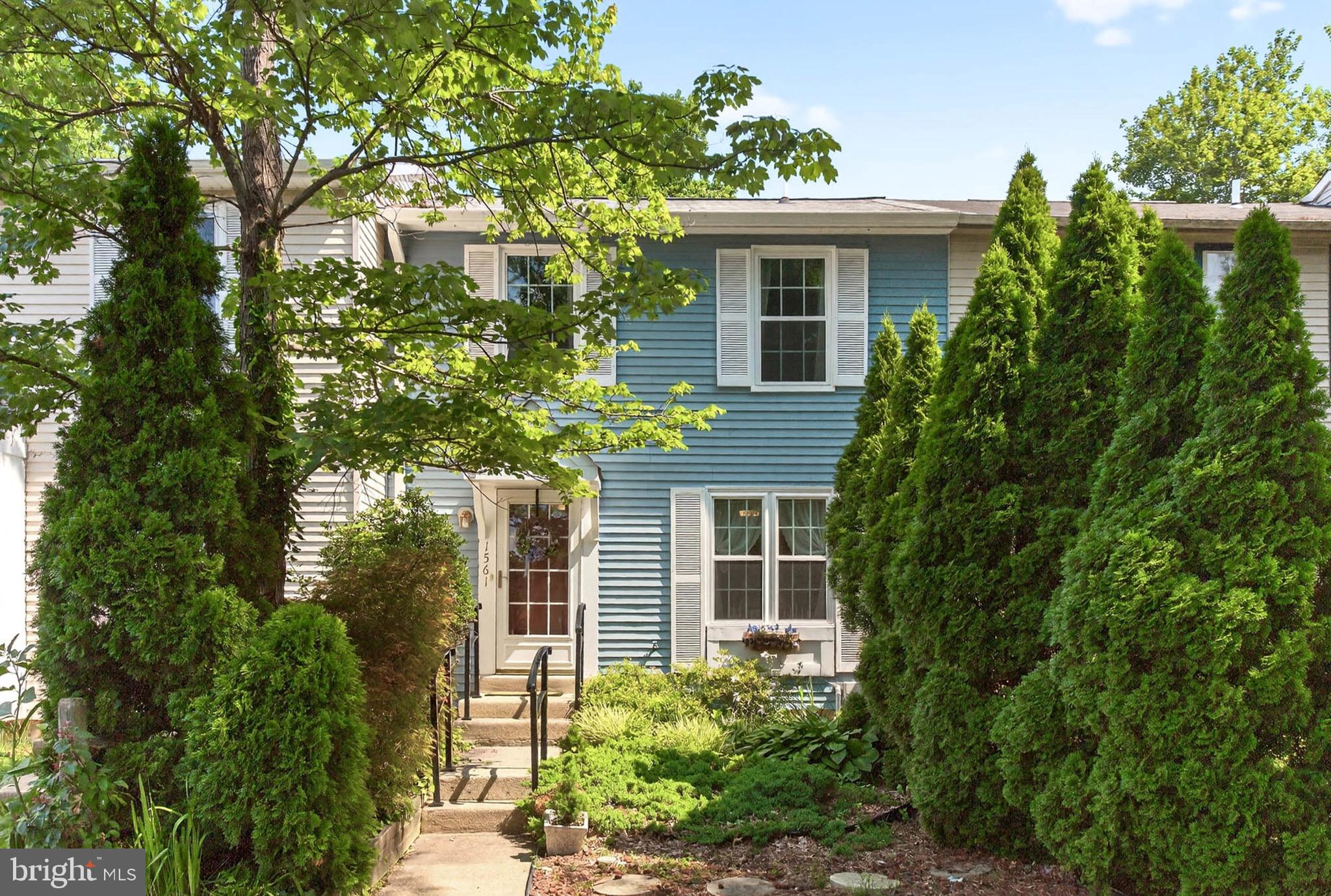 1561 LODGE POLE COURT