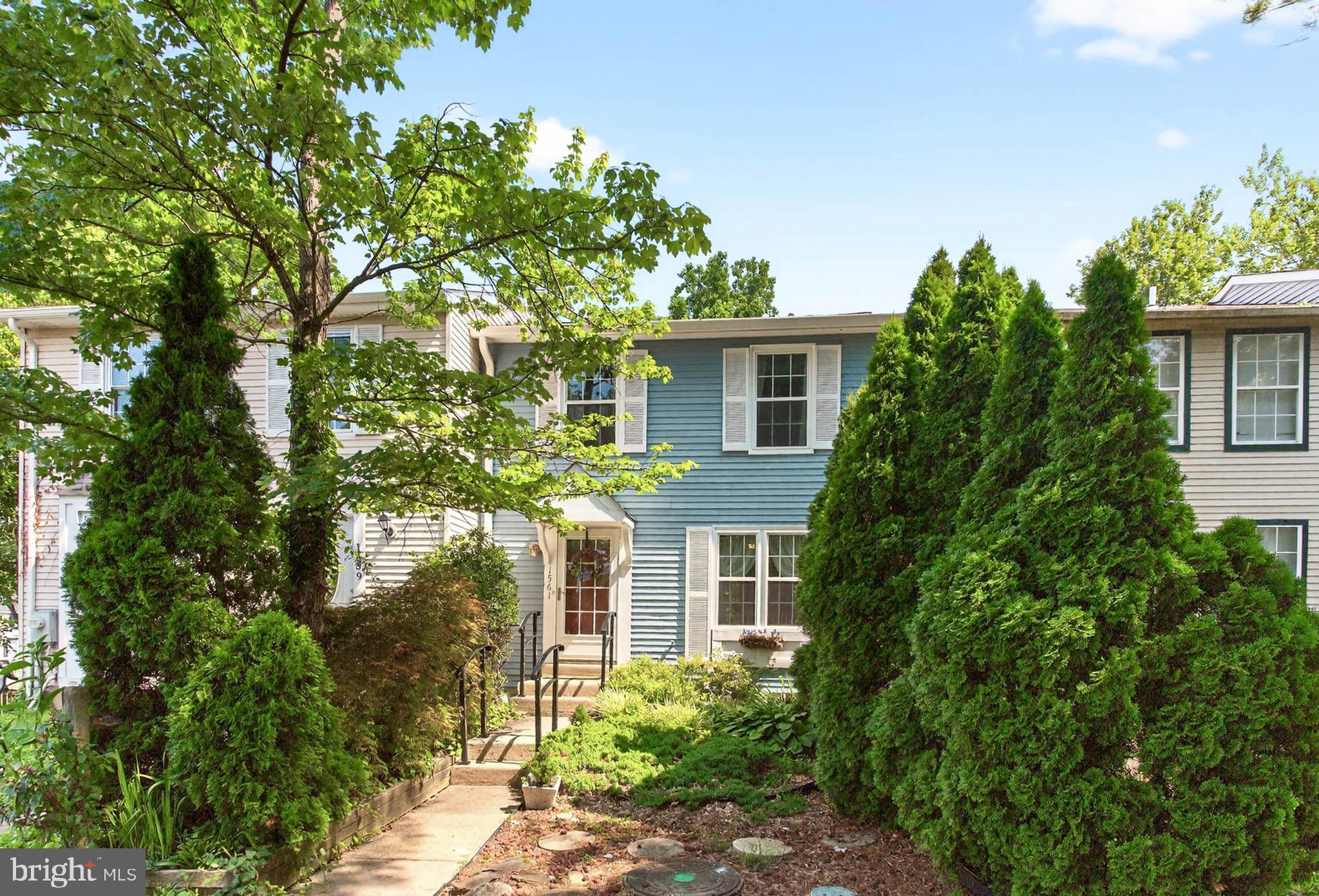 1561 LODGE POLE COURT