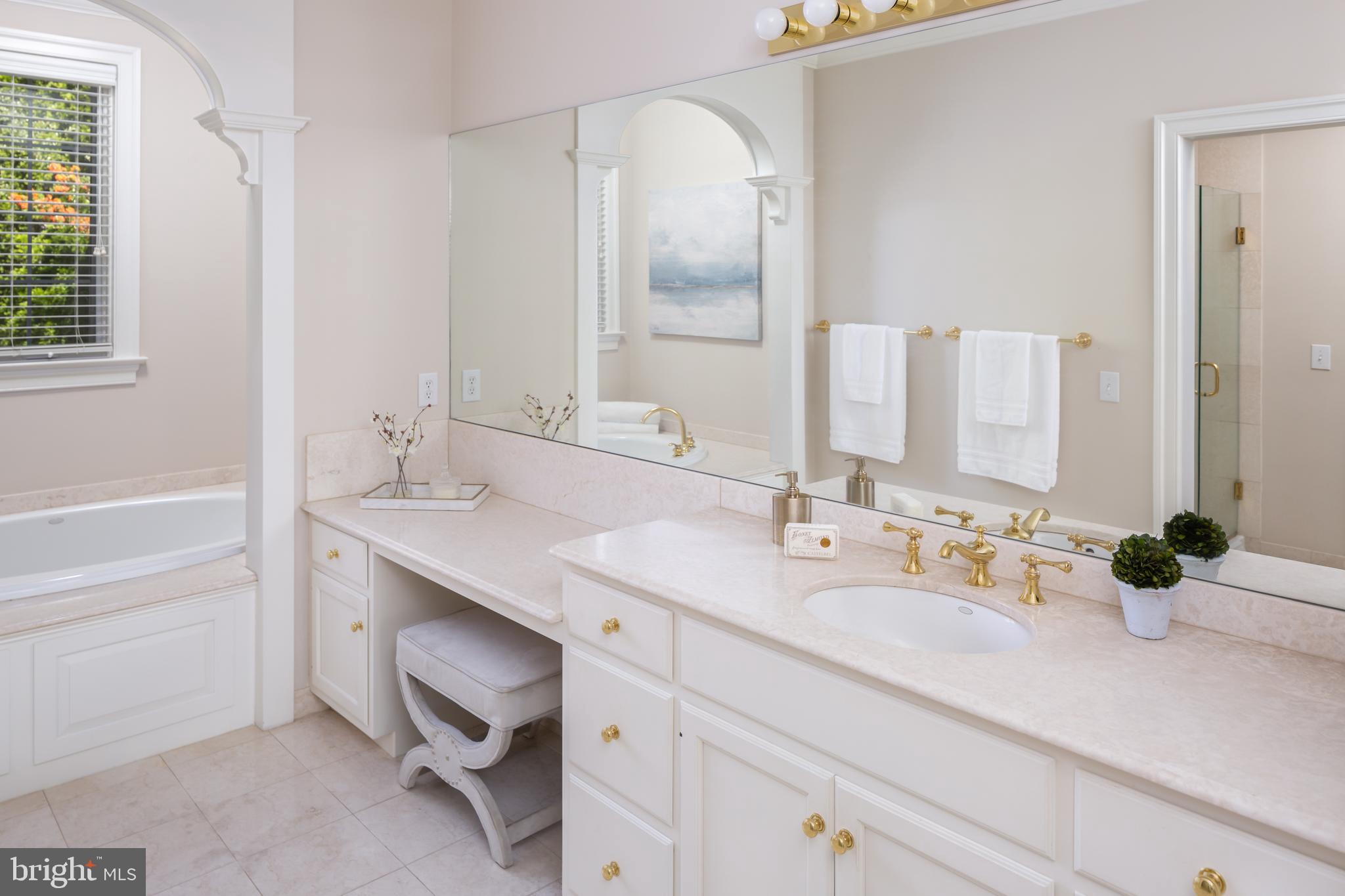 APPLEBROOK - Residential