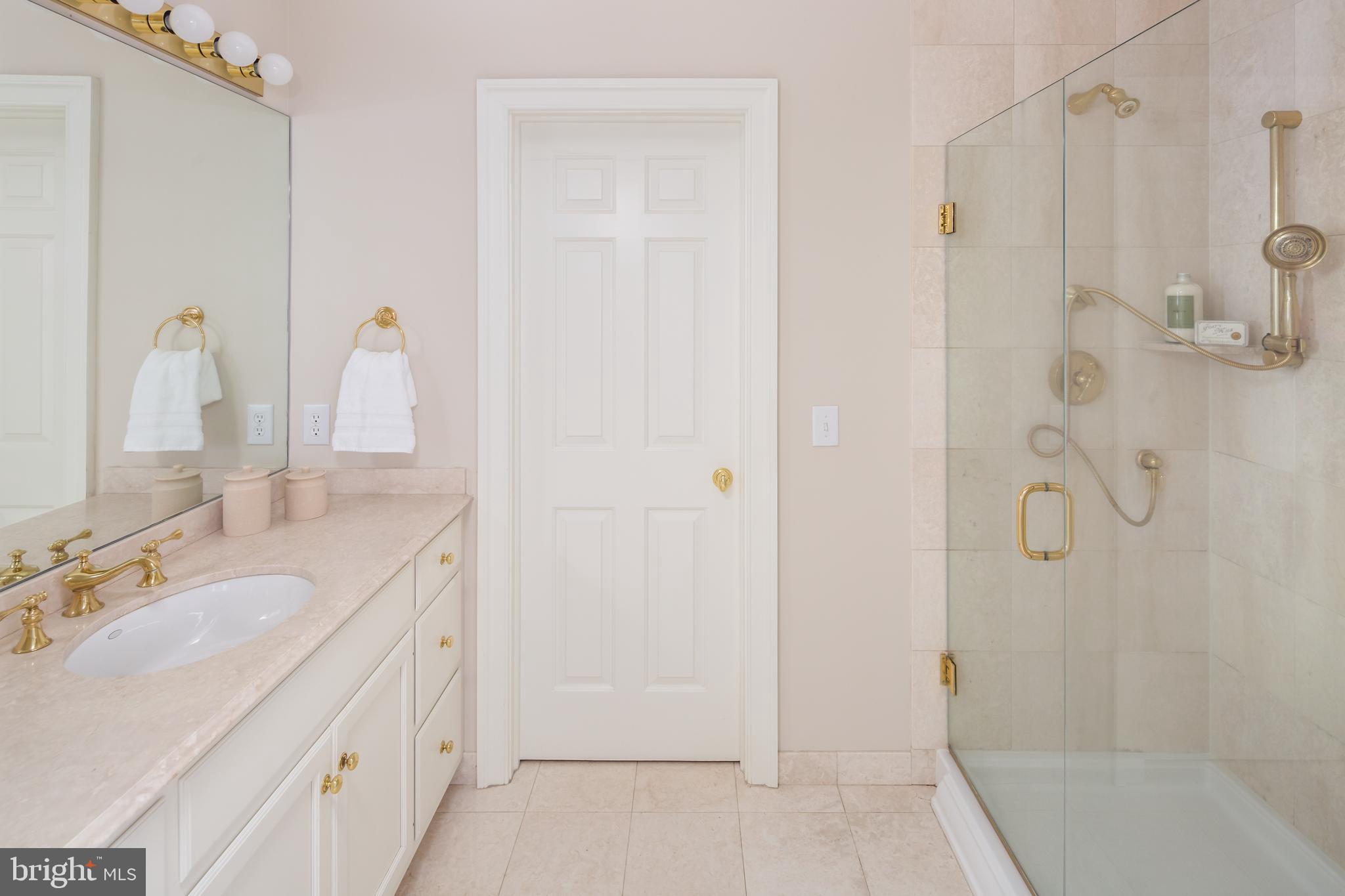 APPLEBROOK - Residential