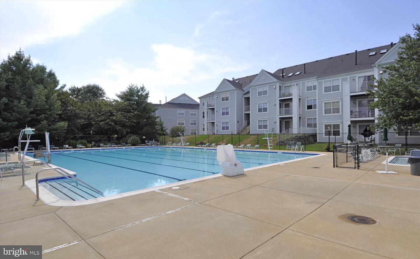 DECOVERLY - Residential Lease