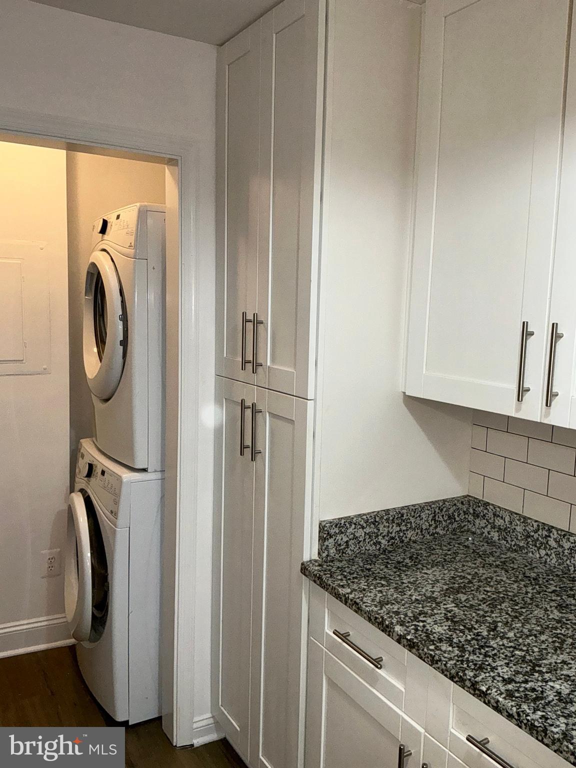 DECOVERLY - Residential Lease