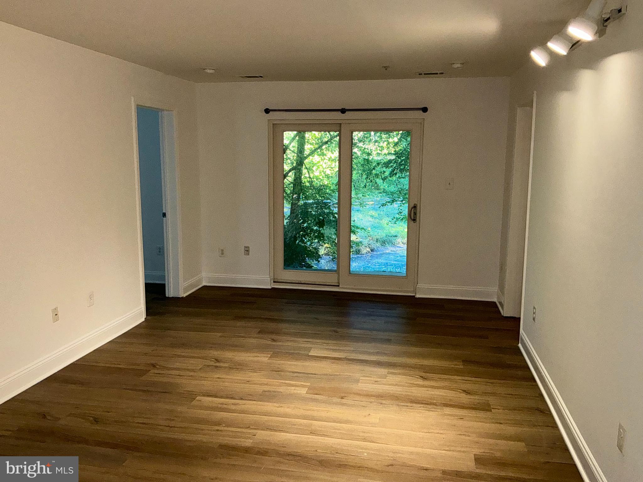 DECOVERLY - Residential Lease