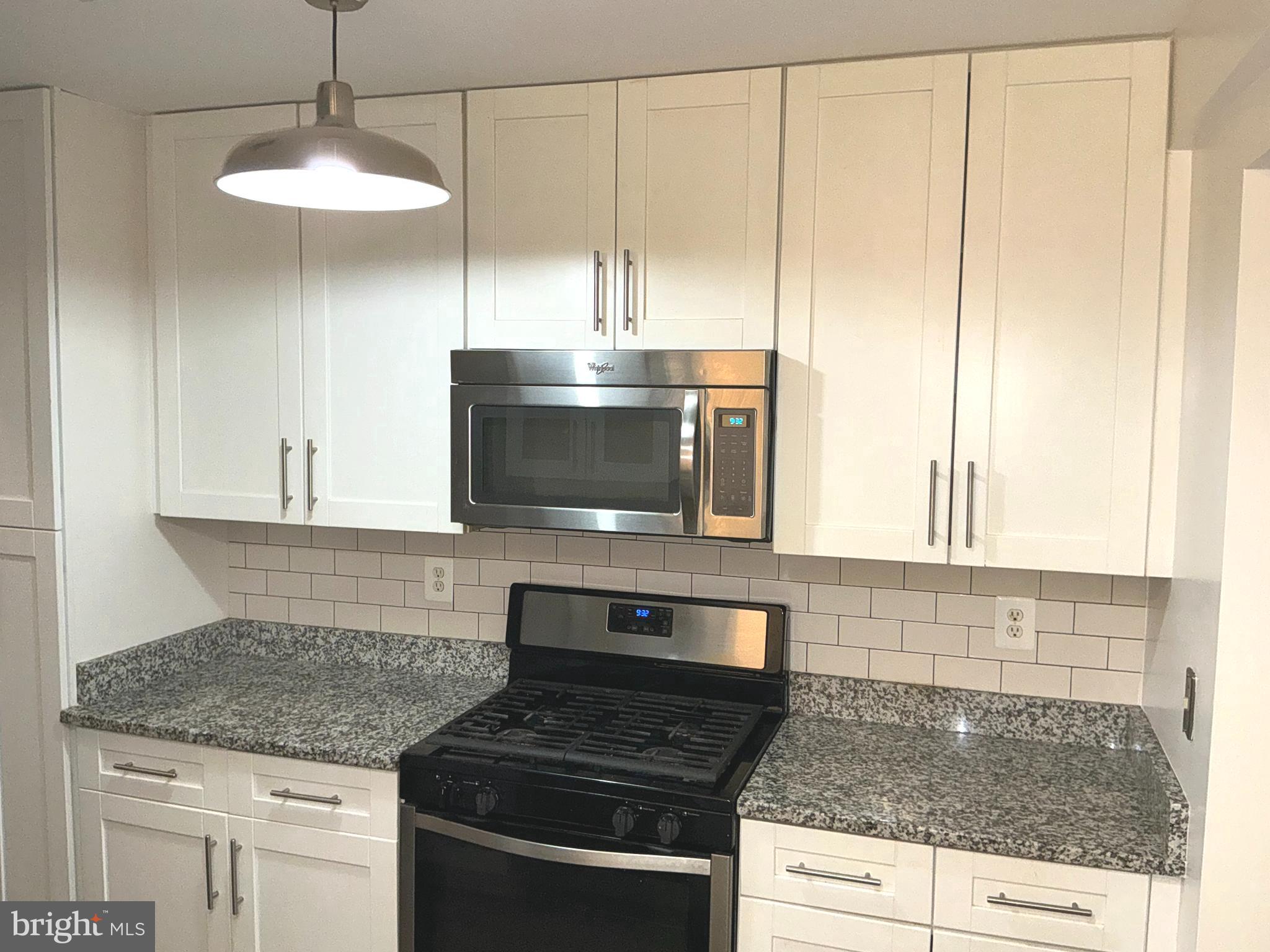 DECOVERLY - Residential Lease