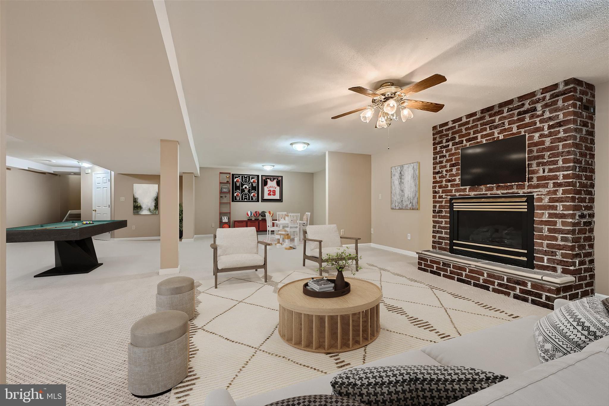 SPRING MEADOWS - Residential