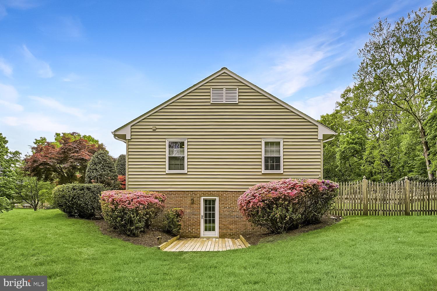 SPRING MEADOWS - Residential