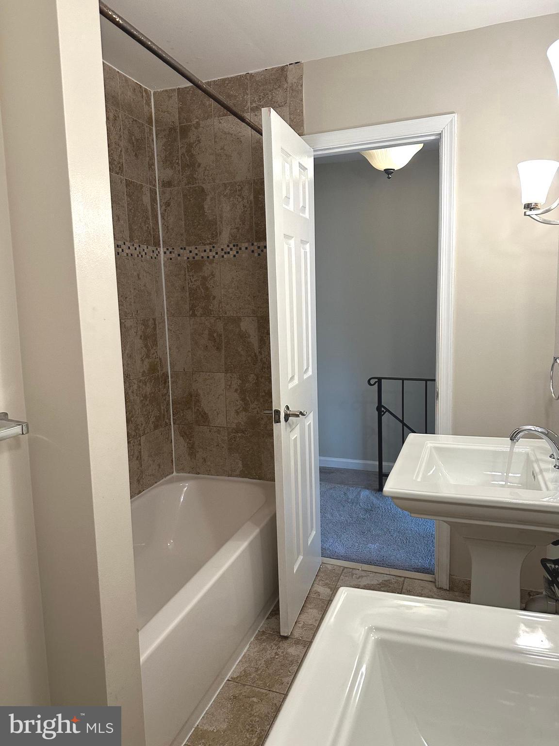 ANDOVER HEIGHTS - Residential Lease