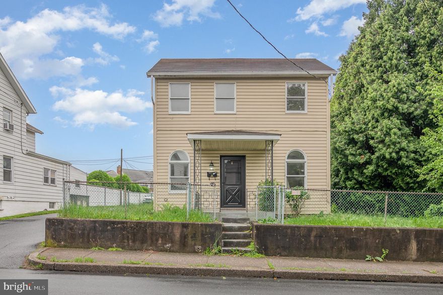 Welcome to 2633 Canby St. Harrisburg. This 3 bedroom, 1.5 bathroom home in Central Dauphin is ready for its next owner. Walk into the front door and you will see a living room that leads to your dining/kitchen area and then to your family room. Continue through the back and enjoy the nice weather in your fully enclosed glass sunroom and fenced in yard. Dreaming of having a huge garage? Look no further, this home comes with a 4 car detached garage. Close to shopping, restaurants, highways and bus stops. Schedule your showing today.