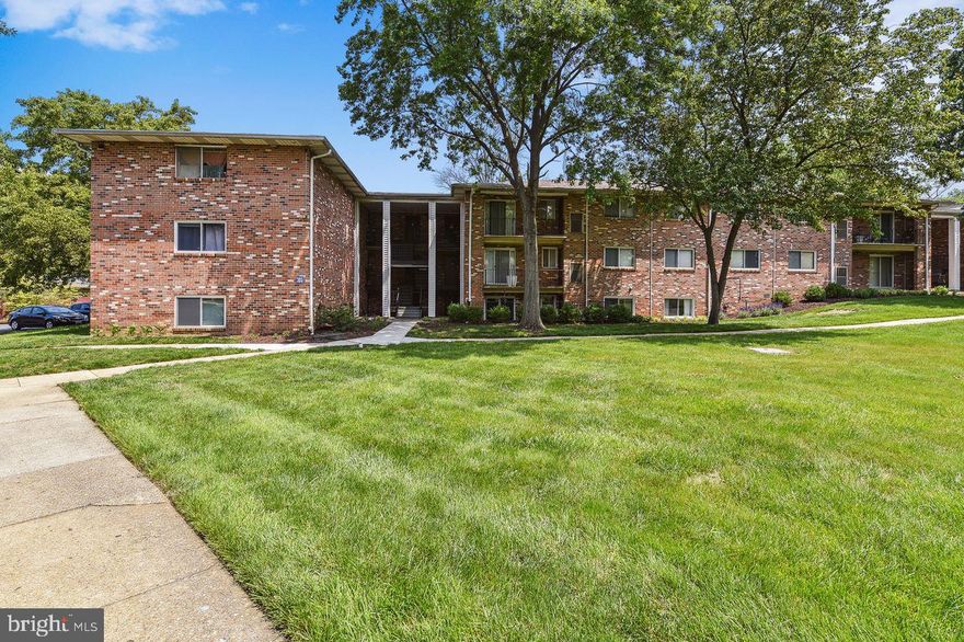 Private Property Community in Fairwinds - Lower level cozy 2 bedroom 2 full bath condo - very spacious Master Bedroom with a walk-in closet.  Newer vinyl flooring throughout.  HVAC replaced  in 2021.  With the largest patio in the community- sit back and relax  looking out into the well- manicured courtyard with lots of trees for shade and a nice breeze.  Community features include a pool, tennis court and tot lot/playground. Condo fees include heat/gas and water. Minutes to Downtown Annapolis/Naval Academy/Rte. 50 W (towards Washington, DC)/Rte. 50 E (towards the Bay Bridge/Eastern Shore)/Rte. 97 N (towards Baltimore). Shopping and restaurants EVERYWHERE and, not to forget, beautiful Quiet Waters Park is just around the corner!