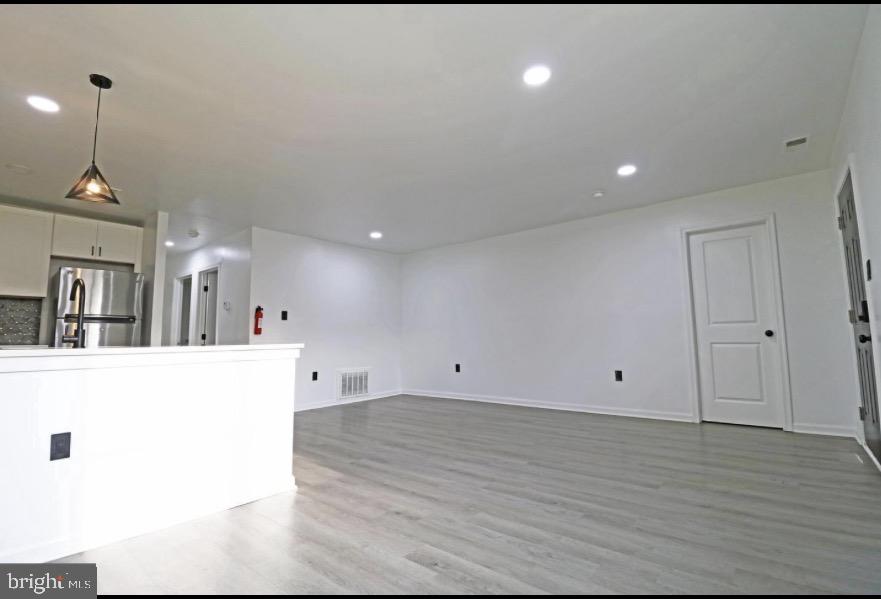 511 CORINTHIAN AVENUE UNIT B