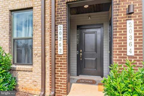 Townhouse For Rent - 20362 Newfoundland Square<br/> ASHBURN, VA 20147