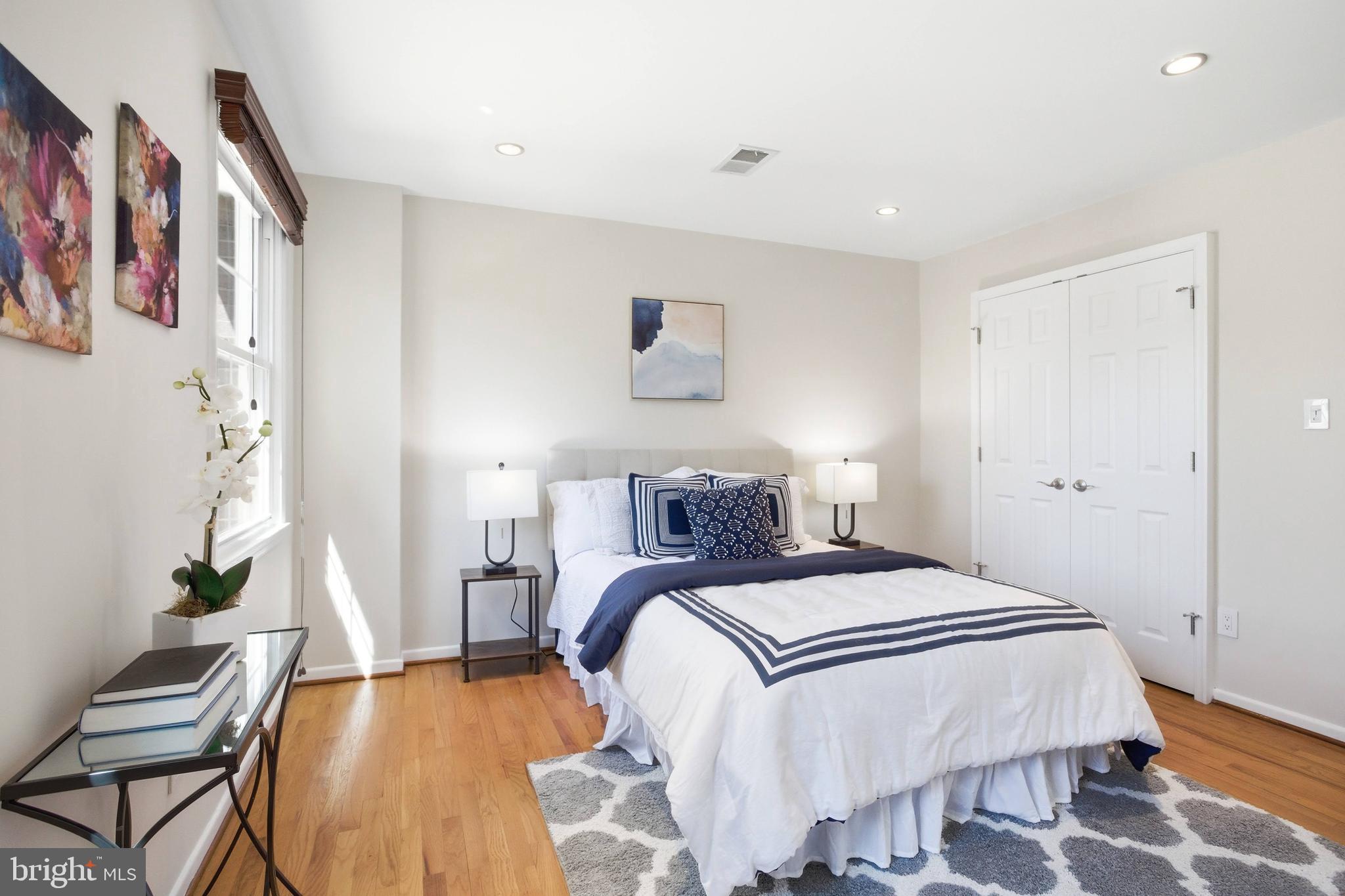 LAKE BRADDOCK - Residential