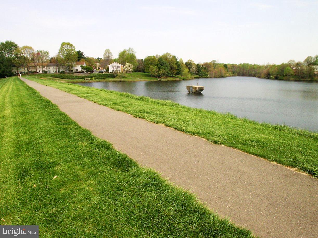 LAKE BRADDOCK - Residential