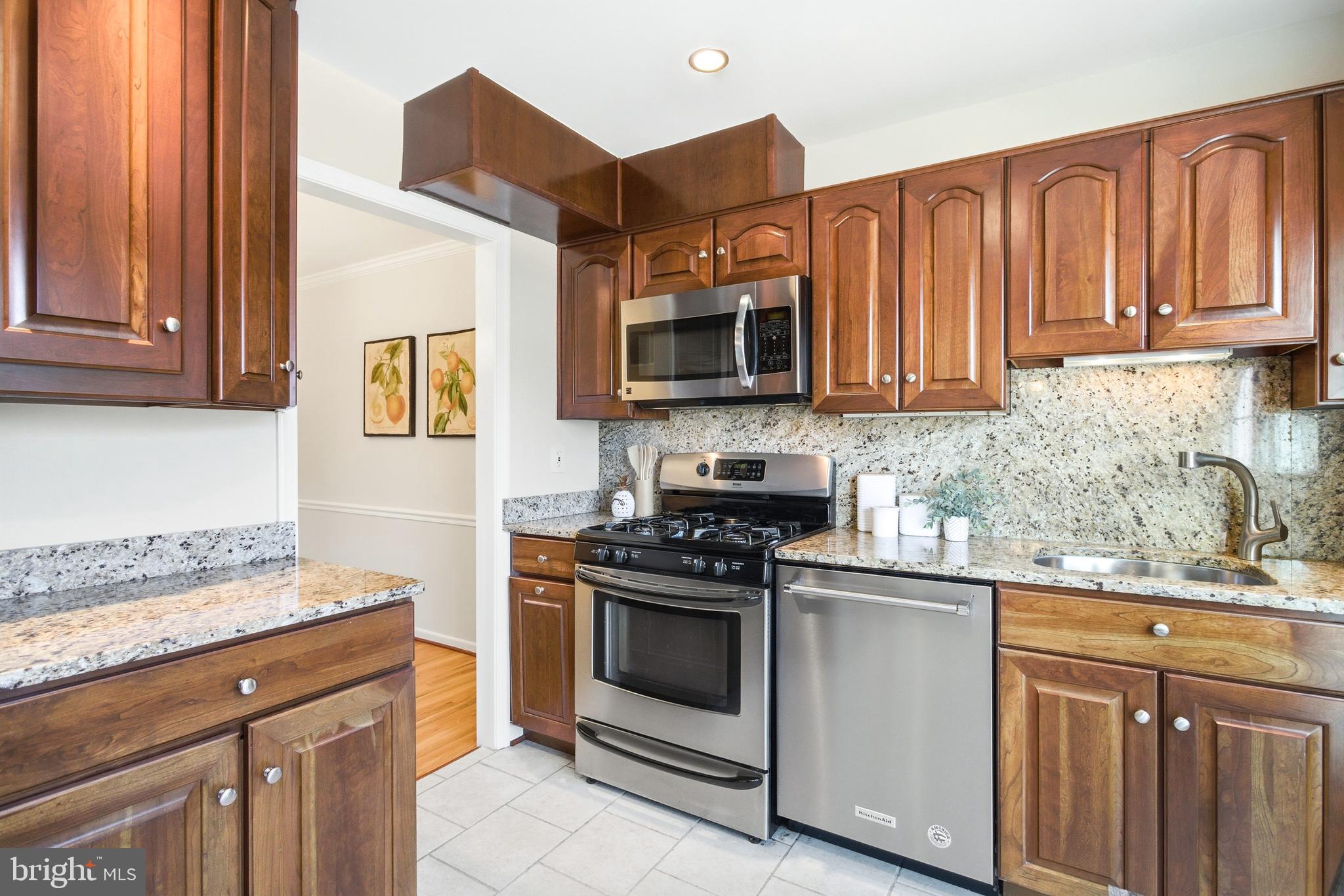 LAKE BRADDOCK - Residential