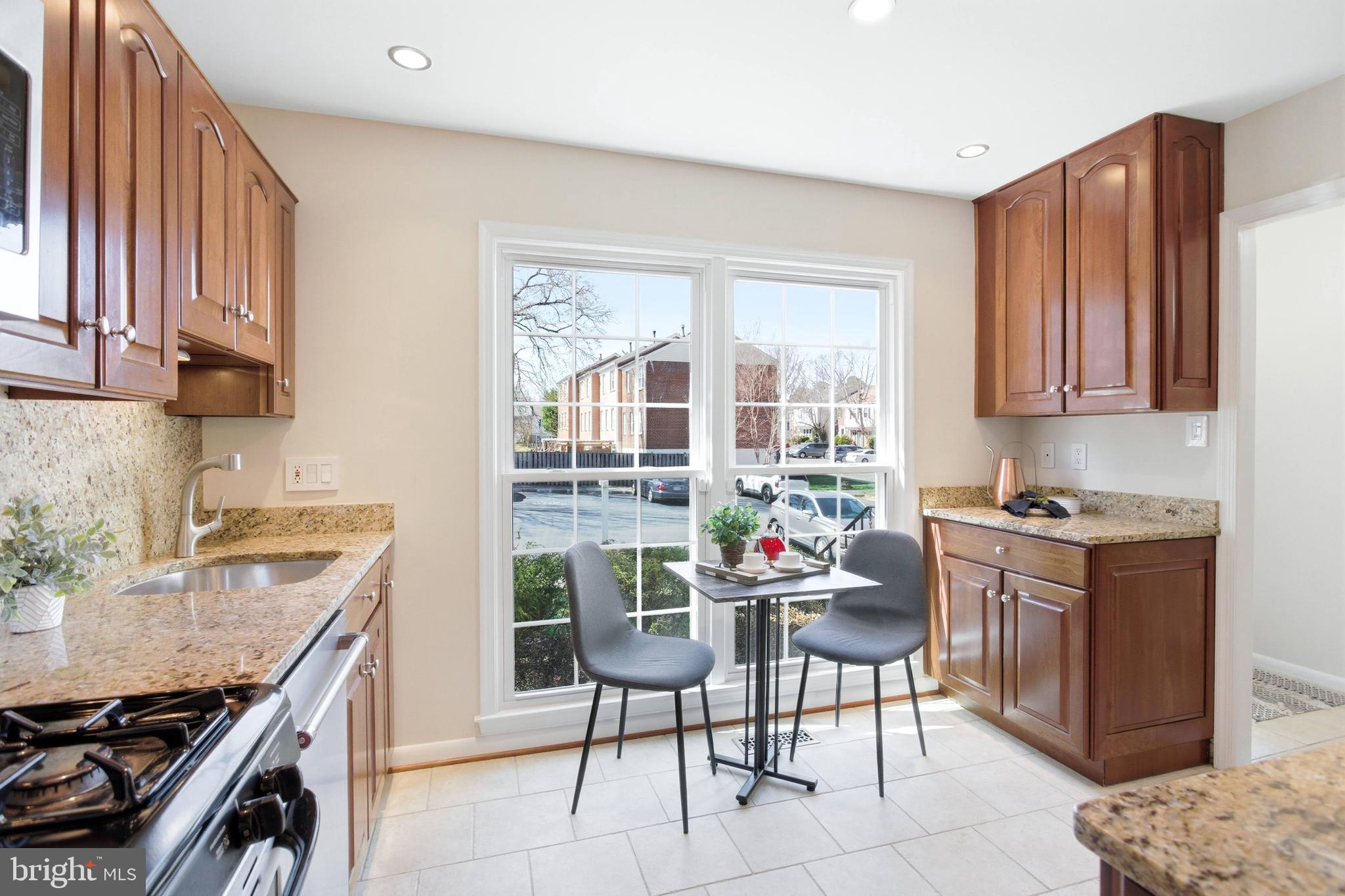 LAKE BRADDOCK - Residential