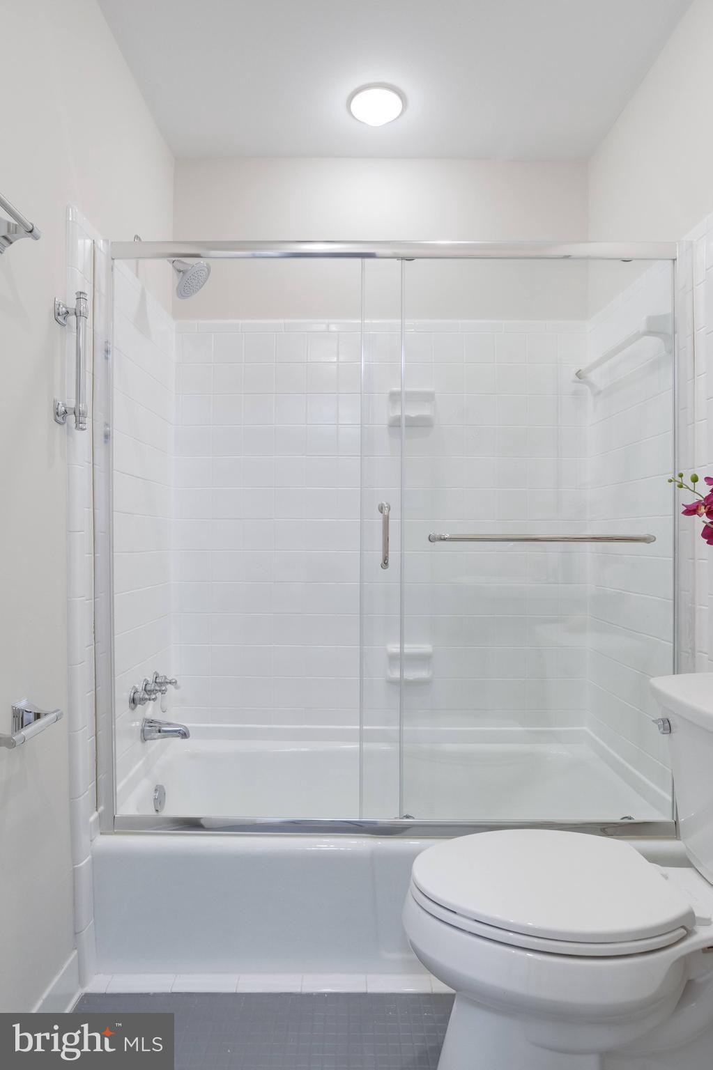 LAKE BRADDOCK - Residential