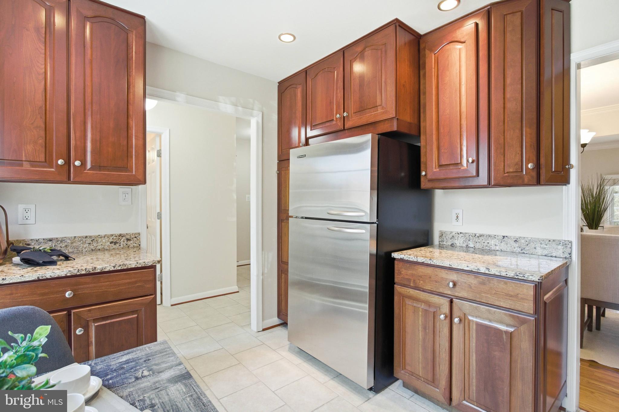 LAKE BRADDOCK - Residential