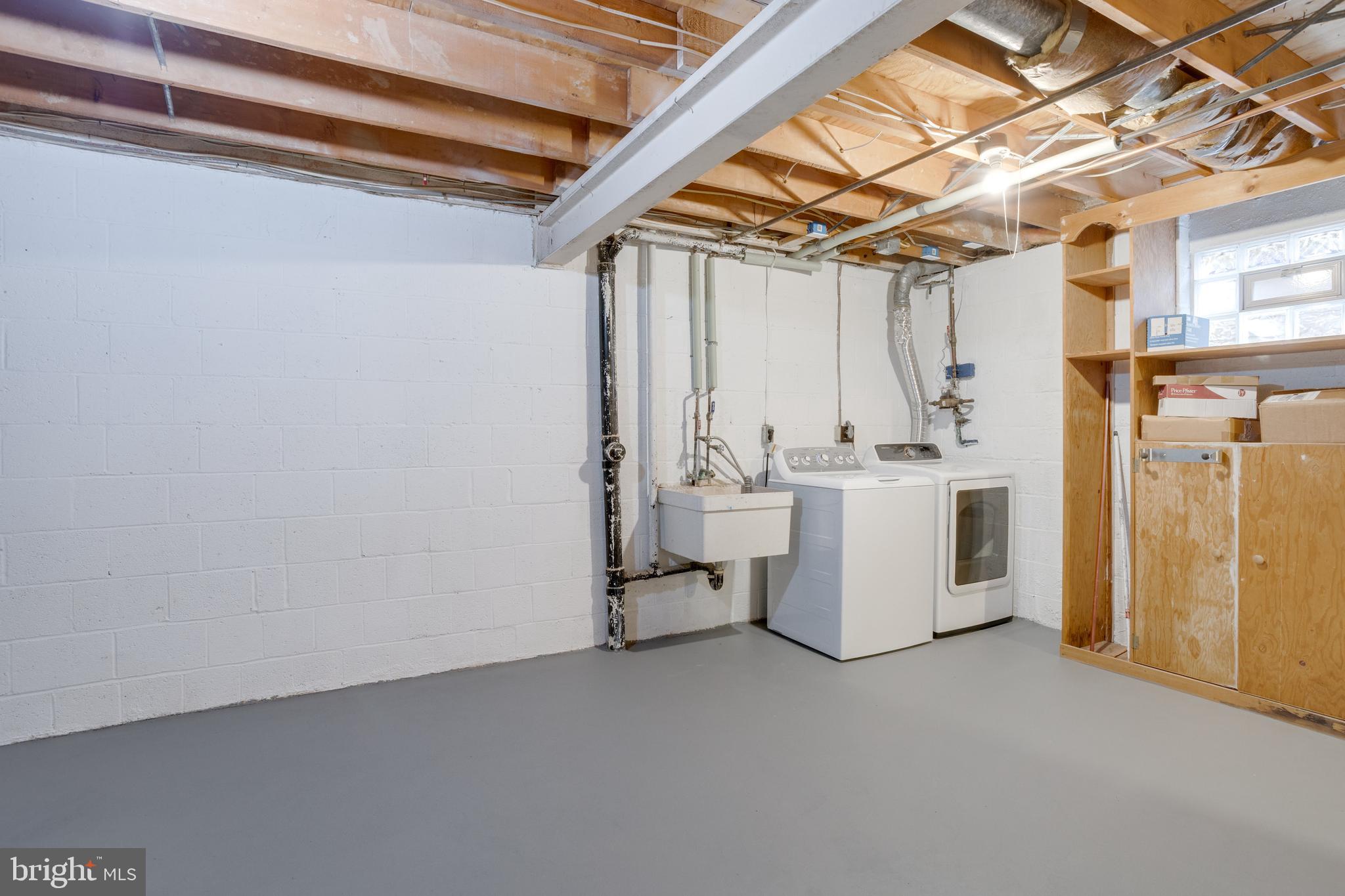 LAKE BRADDOCK - Residential