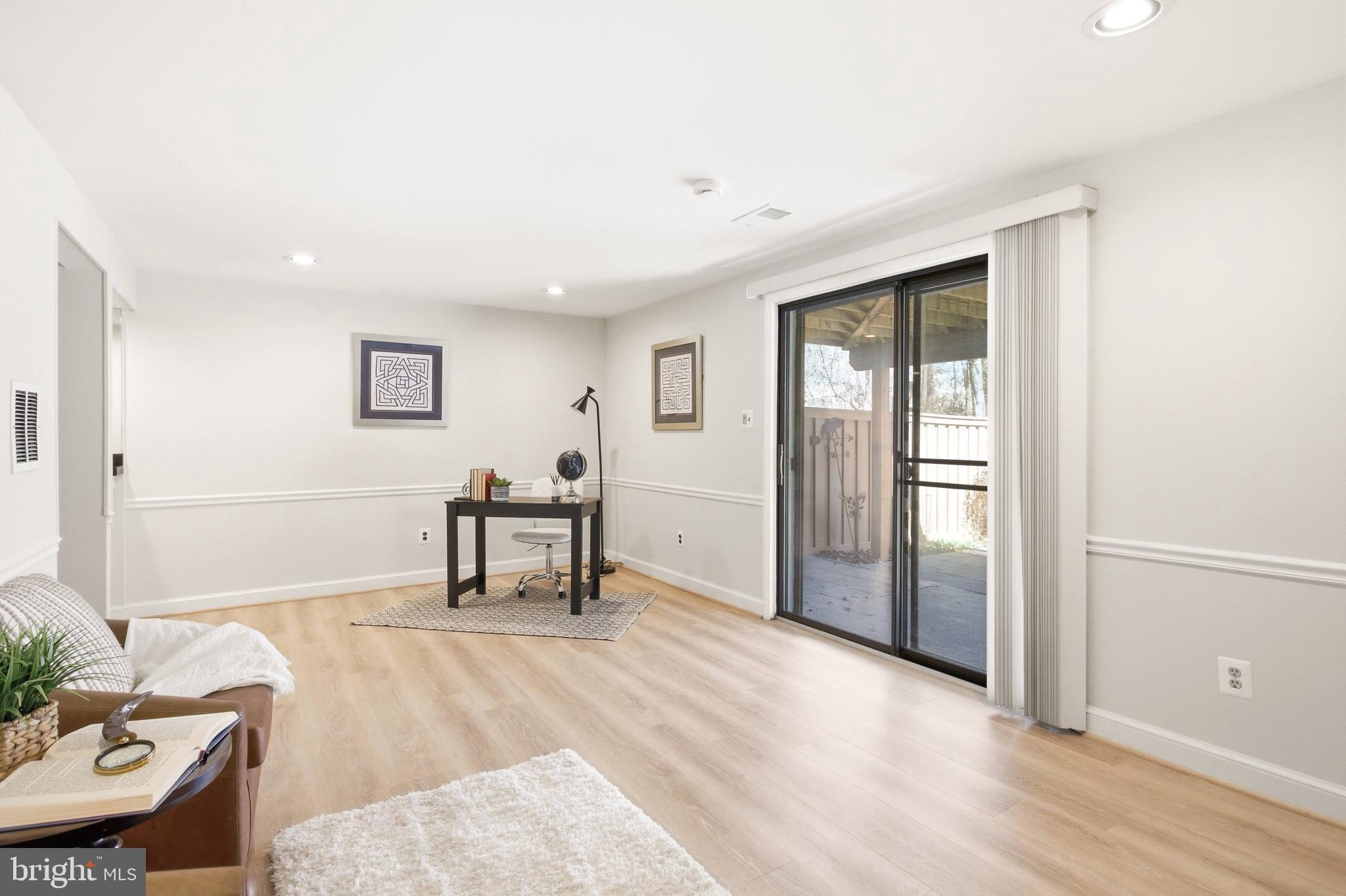 LAKE BRADDOCK - Residential